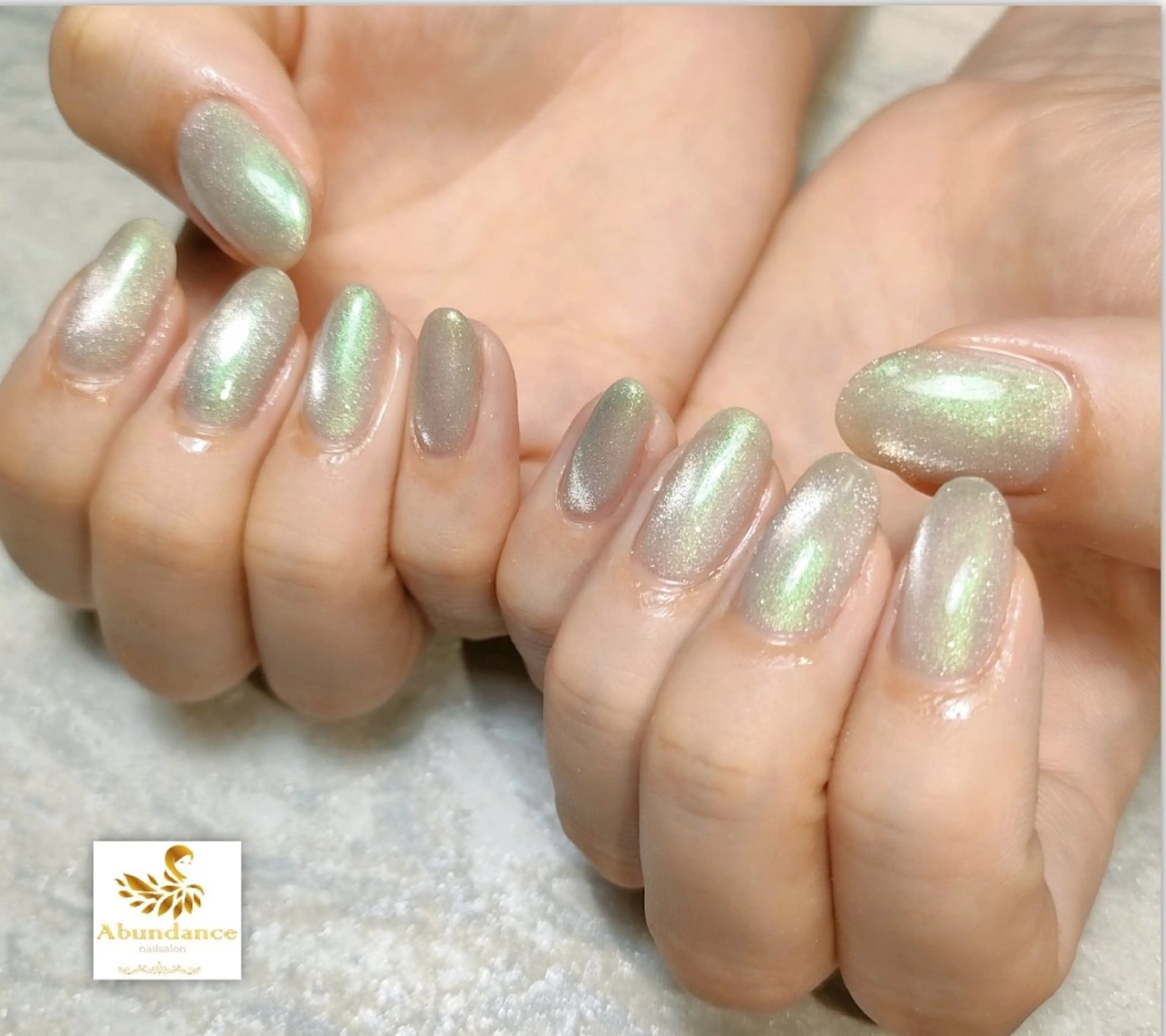 ネイル グリーン マグネットネイル パステルネイル 春ネイル ハンドネイル 完全予約制個室サロン Abundancesのネイルデザイン