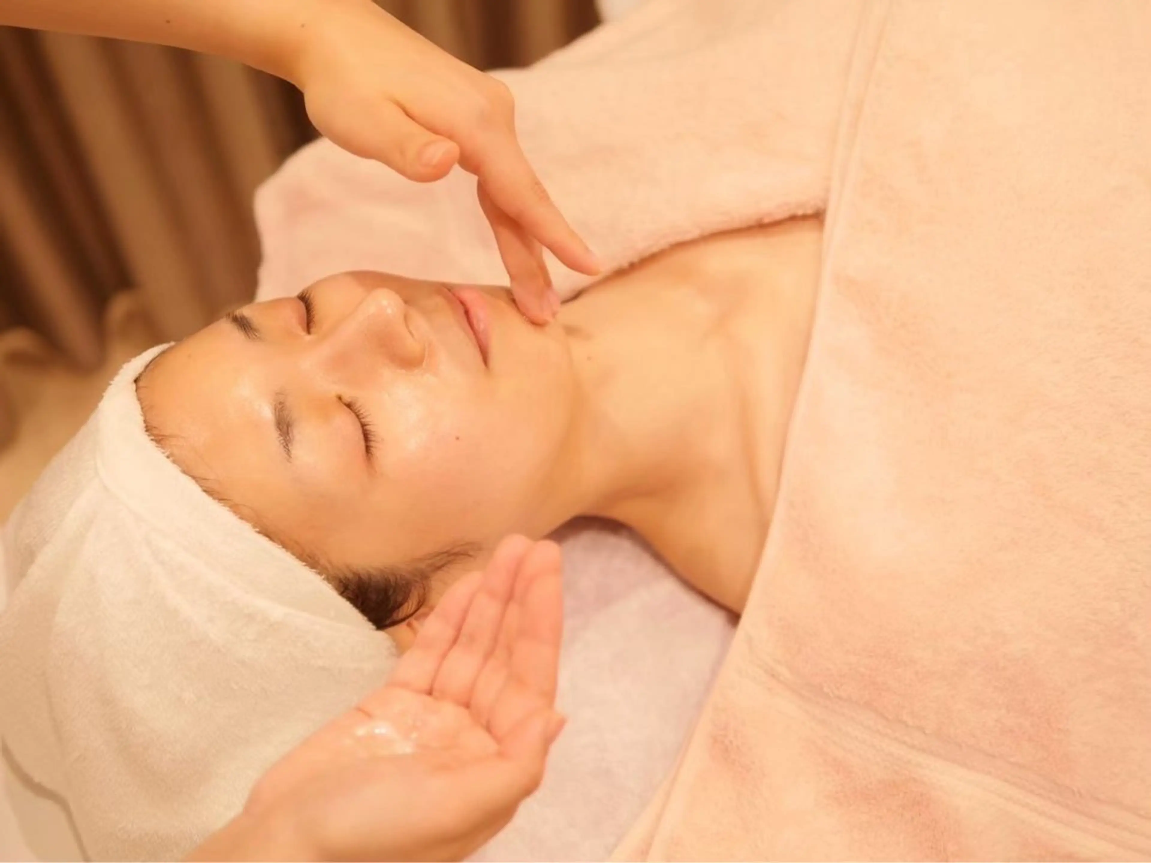 メナードフェイシャルサロン丸の内ヒルズ所属・大澤 るかのエステ・リラクイメージ