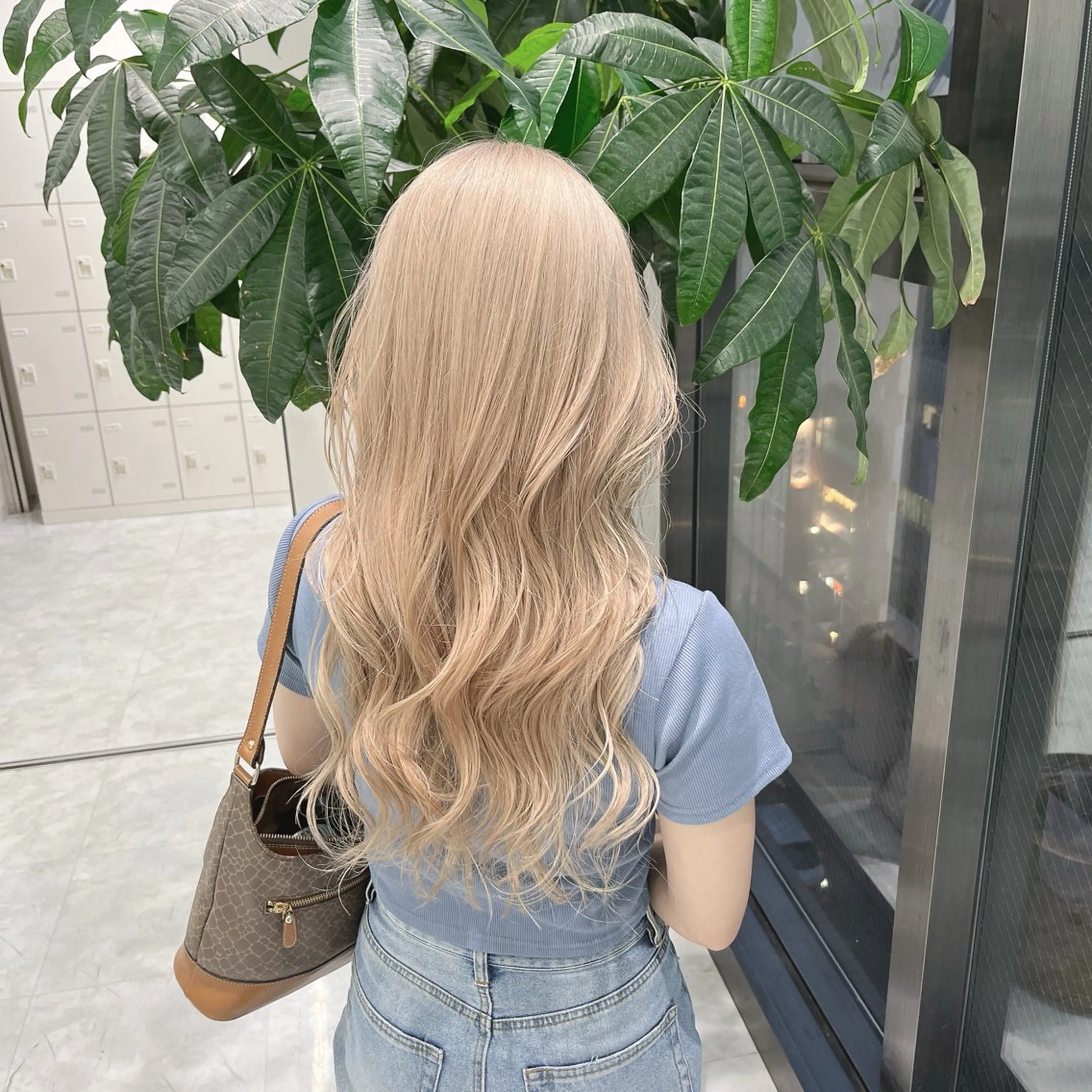 カラー ベージュ・グレー ジュ達人KOJIROのヘアスタイル