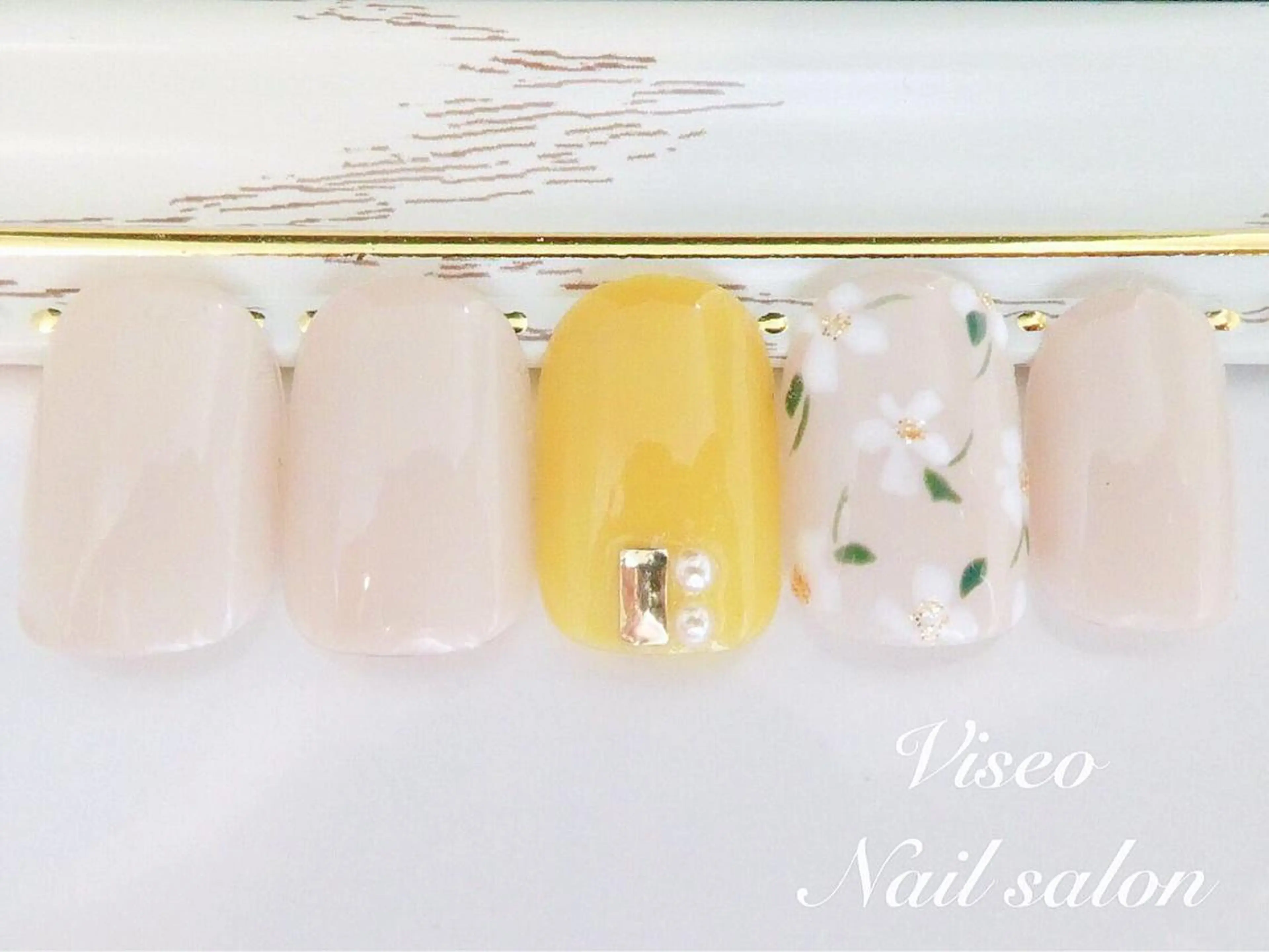 ネイル Viseo《6週間 長持ちパラジェル》のネイルデザイン