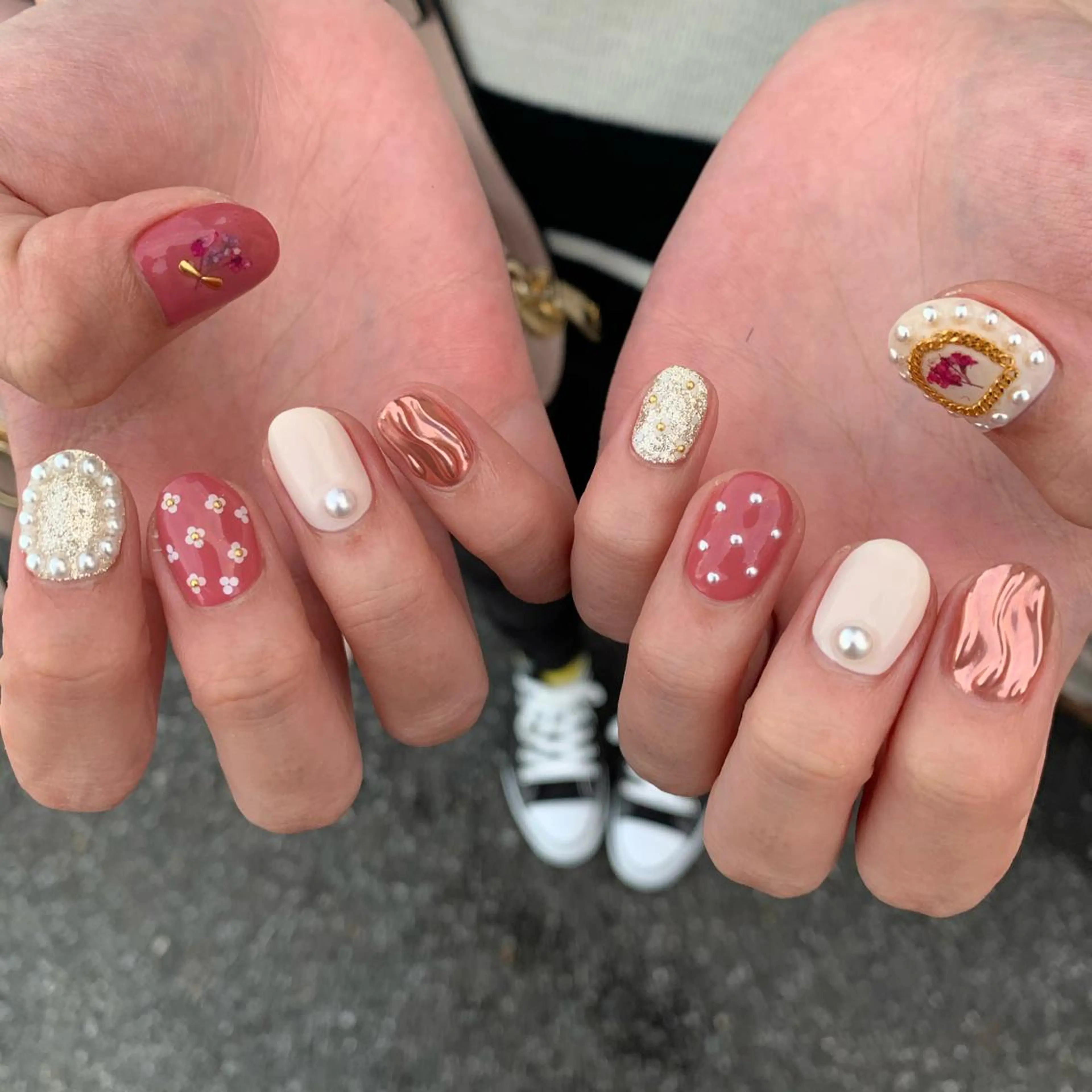 ネイル ピンク 佐藤 穂乃香のネイルデザイン