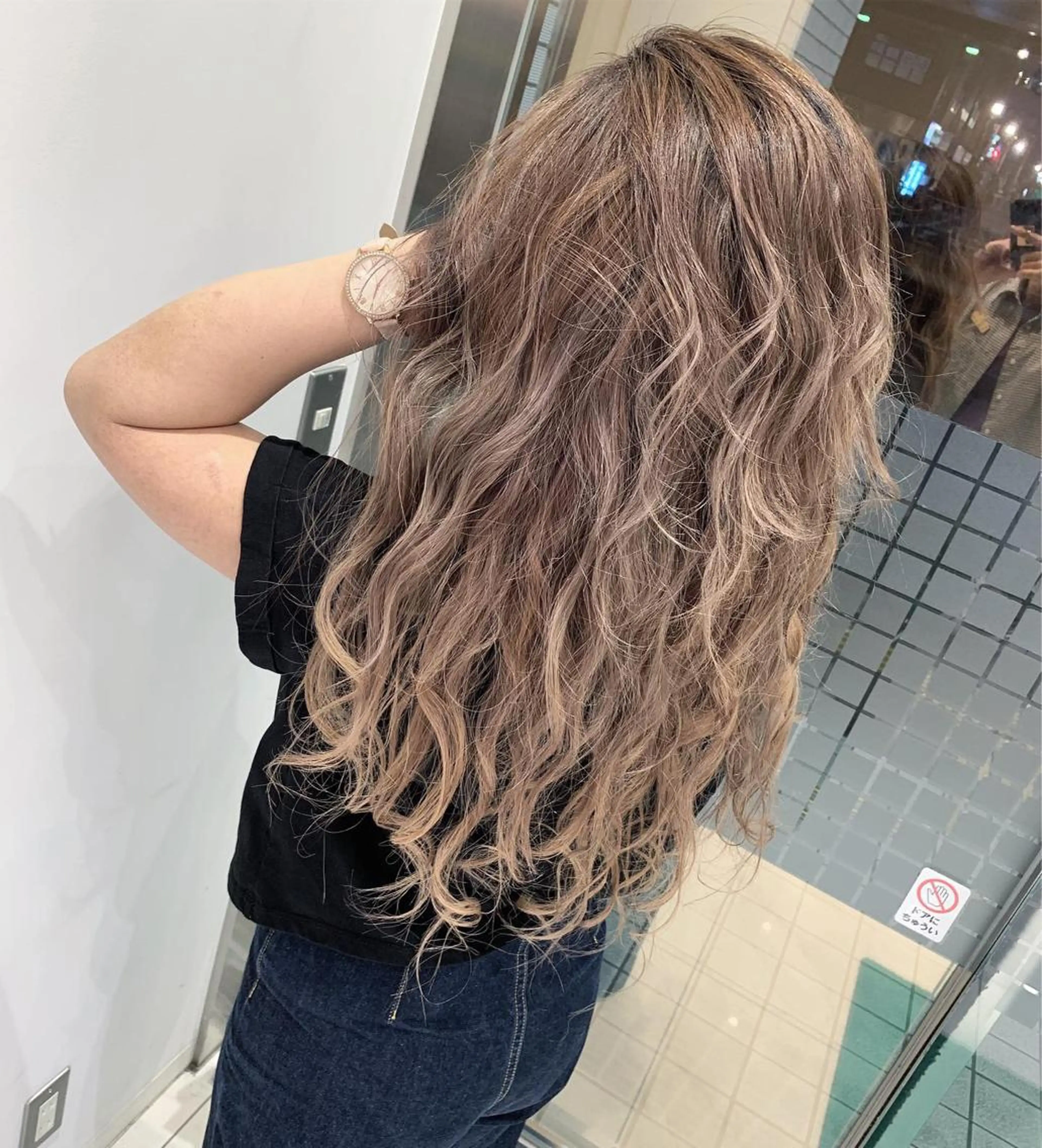 ロング カラー ブリーチ グレージュ N° jillva ♦️川端裕司♦️のヘアスタイル