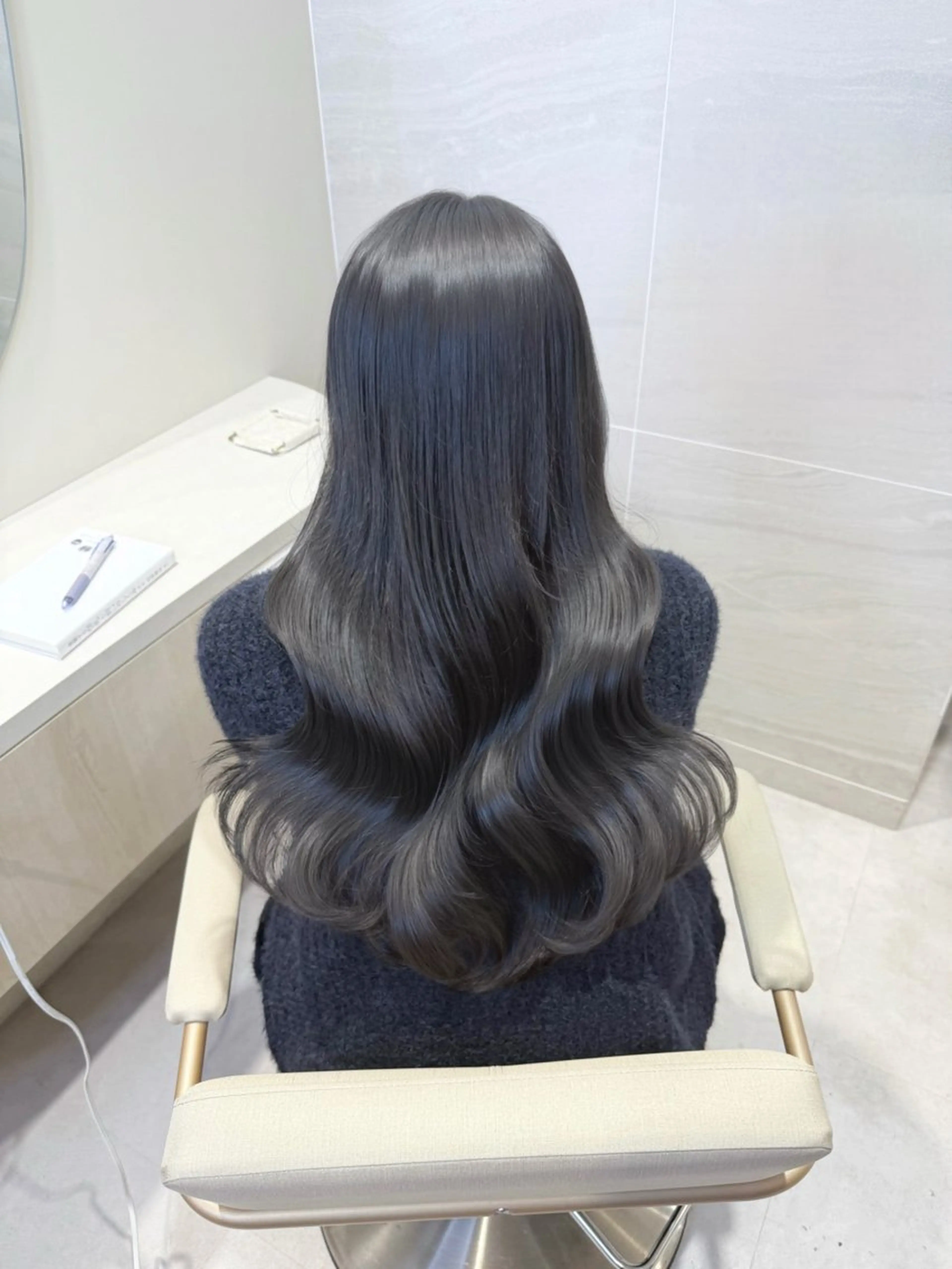 ロング カラー ダークグレー ダークグレージュ グレージュ イルミナカラー カット ヘアカラー トリートメント Ms.CHARM所属・透明感カラー🌿 グレージュ🐺陽介のヘアスタイル