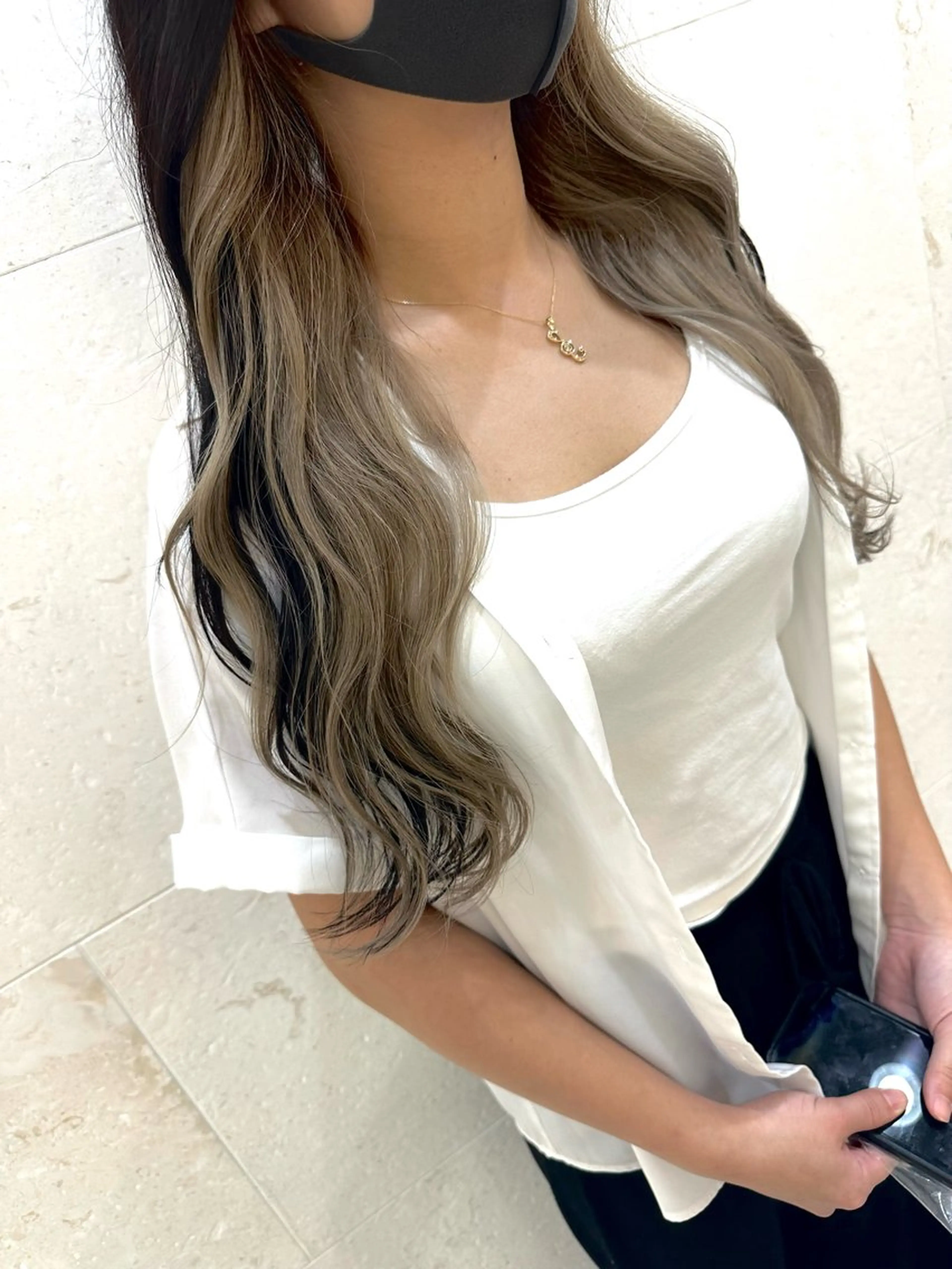 ロング カラー ベージュカラー インナーカラー 安田 柚月のヘアスタイル