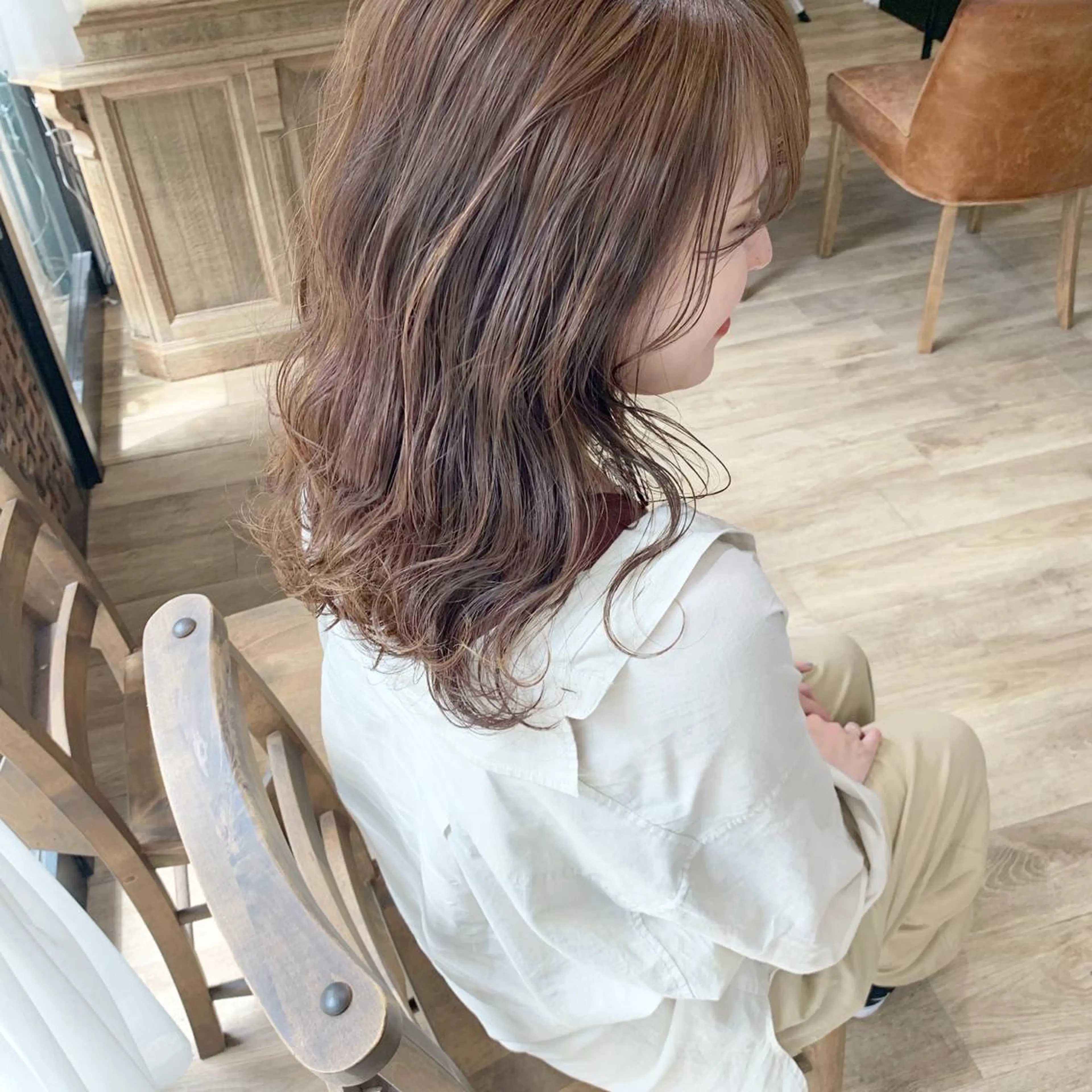 セミロング カラー ベージュカラー ハイライトカラー ハイライト ヘアカラー トリートメント レイヤー/顔周り /AKARIのヘアスタイル