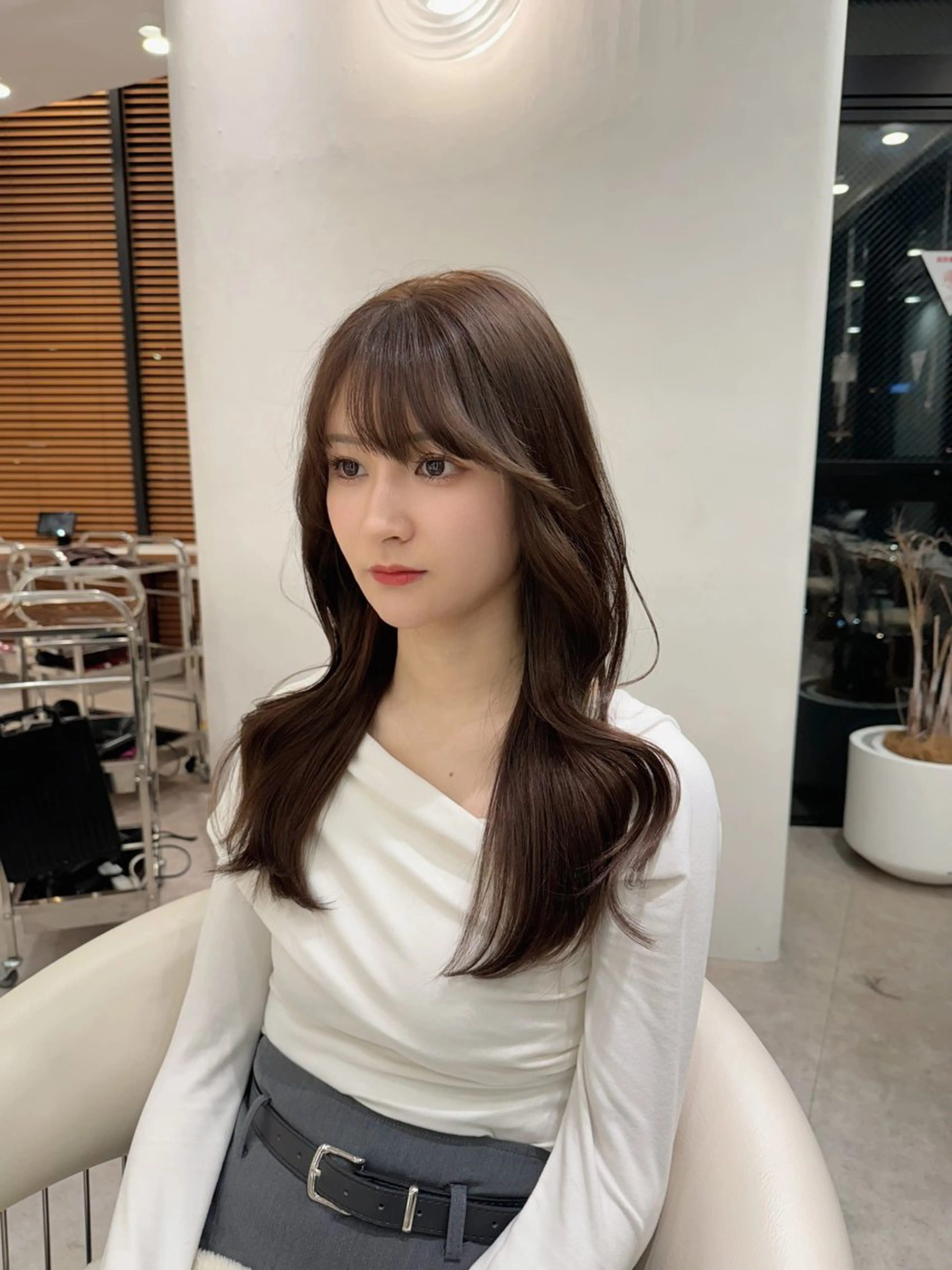 ロング カラー ベージュカラー ブリーチ ミルクティーベージュ ブリーチなしカラー 韓国風ヘア 韓国レイヤー🇰🇷 韓国研修◎渋谷カイトのヘアスタイル