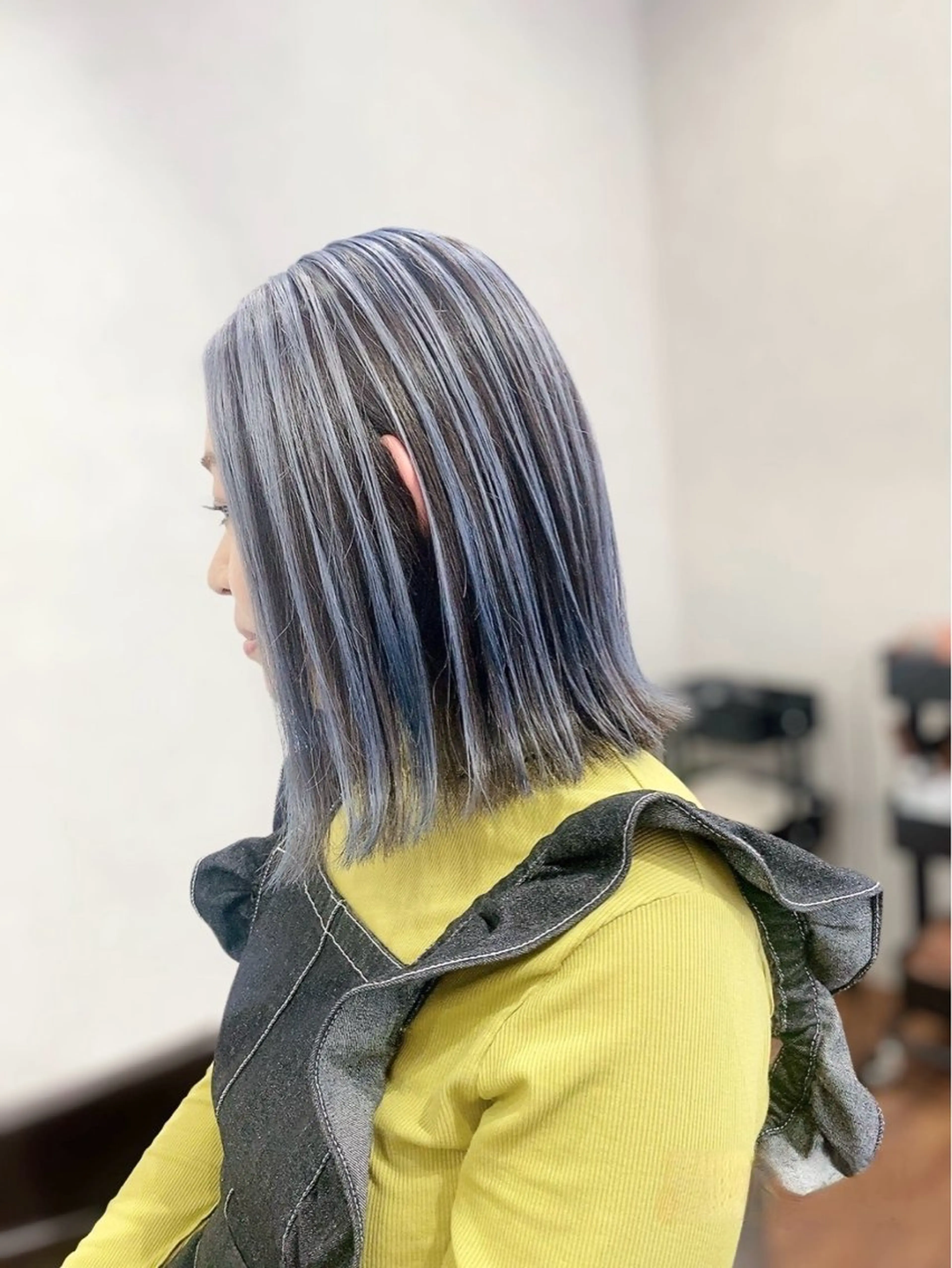 セミロング カラー カット ヘアカラー _White所属・ＳＨＩ ＺＵのヘアスタイル