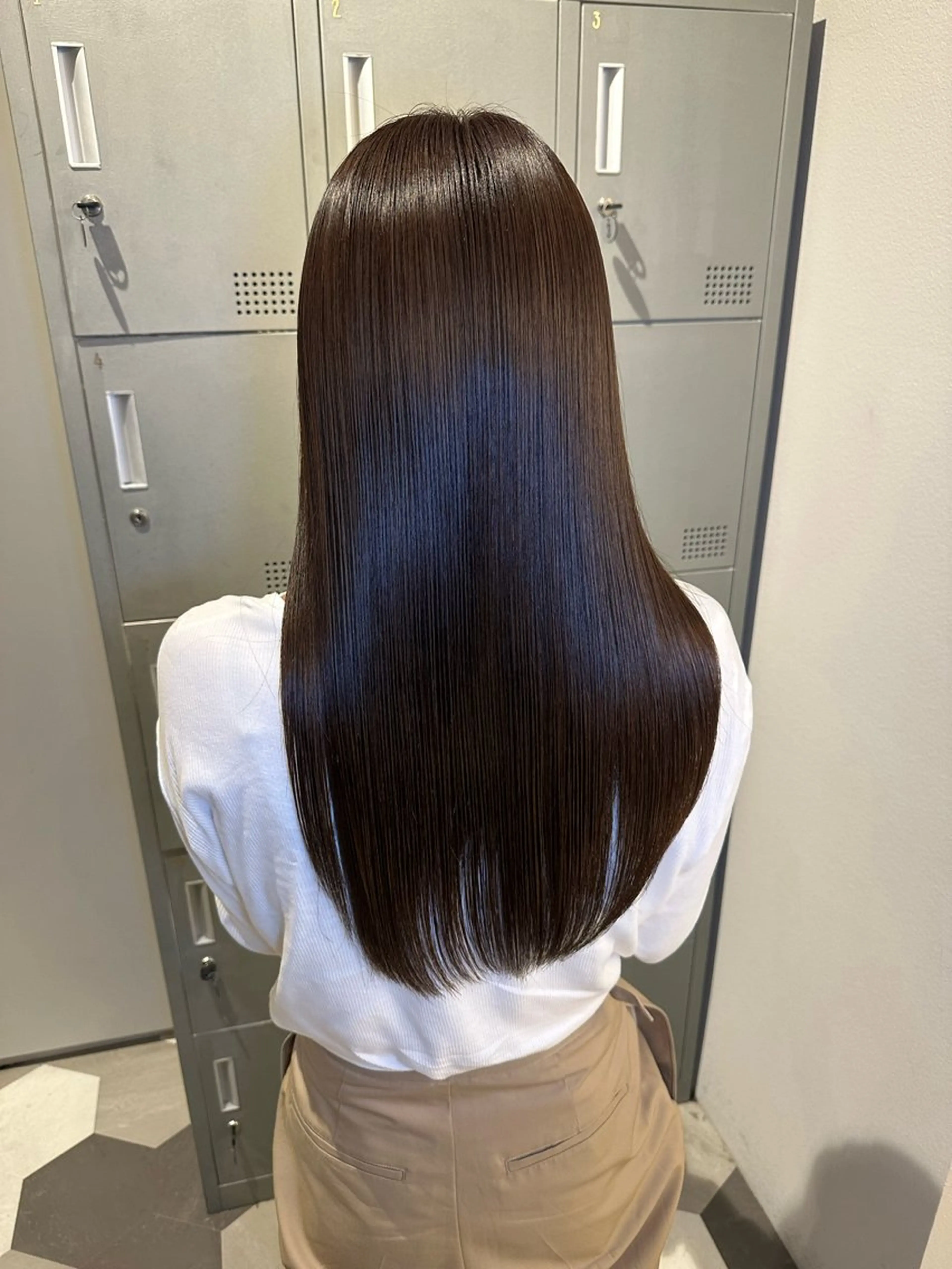 カット➕艶髪髪質改善ケアストレートの写真