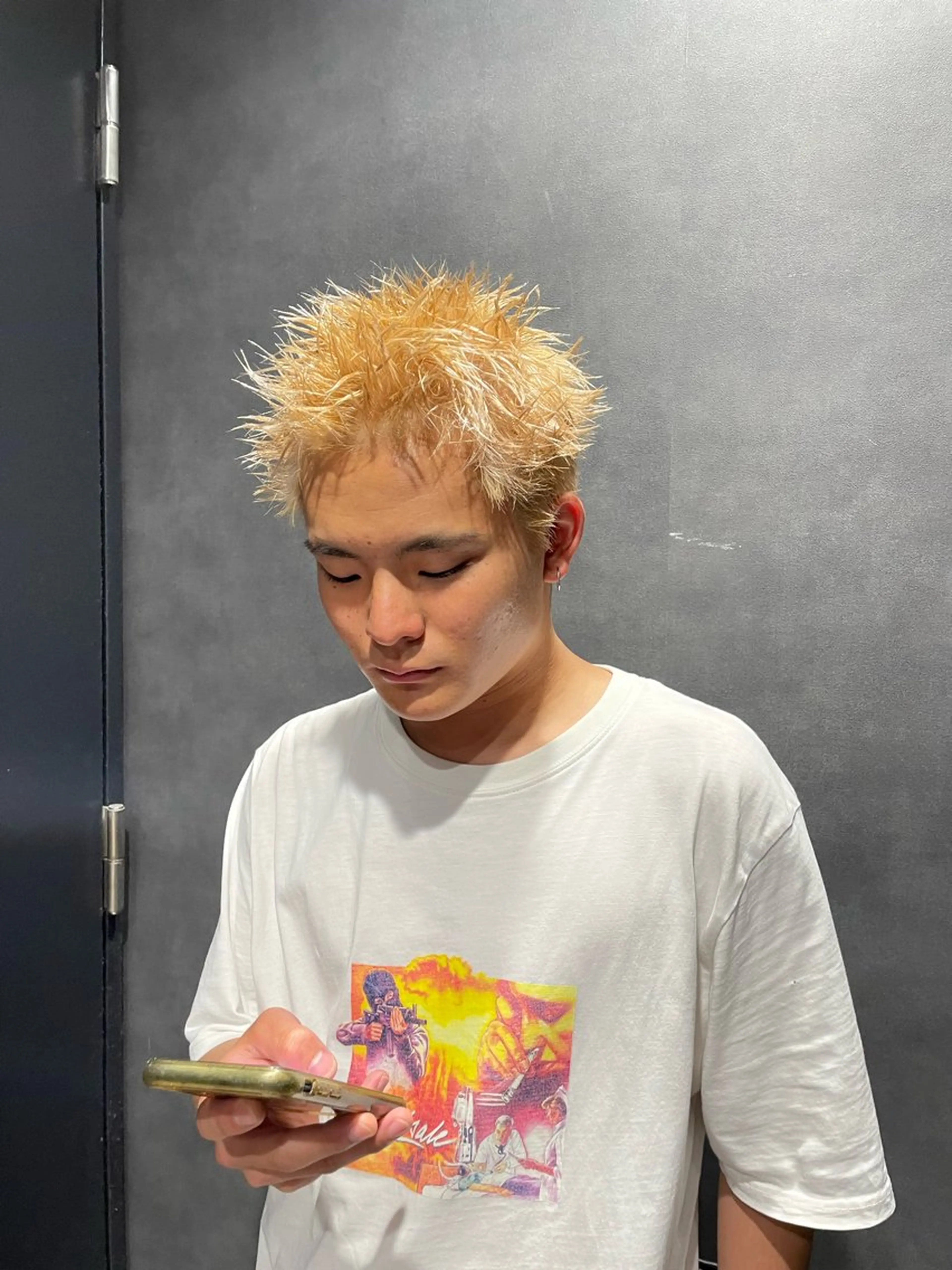 ショート カラー メンズ スパイキーショート ショートヘア カット ヘアカラー 垢抜けハイトーン☀／ 笑顔の美容師／しゅんのヘアスタイル