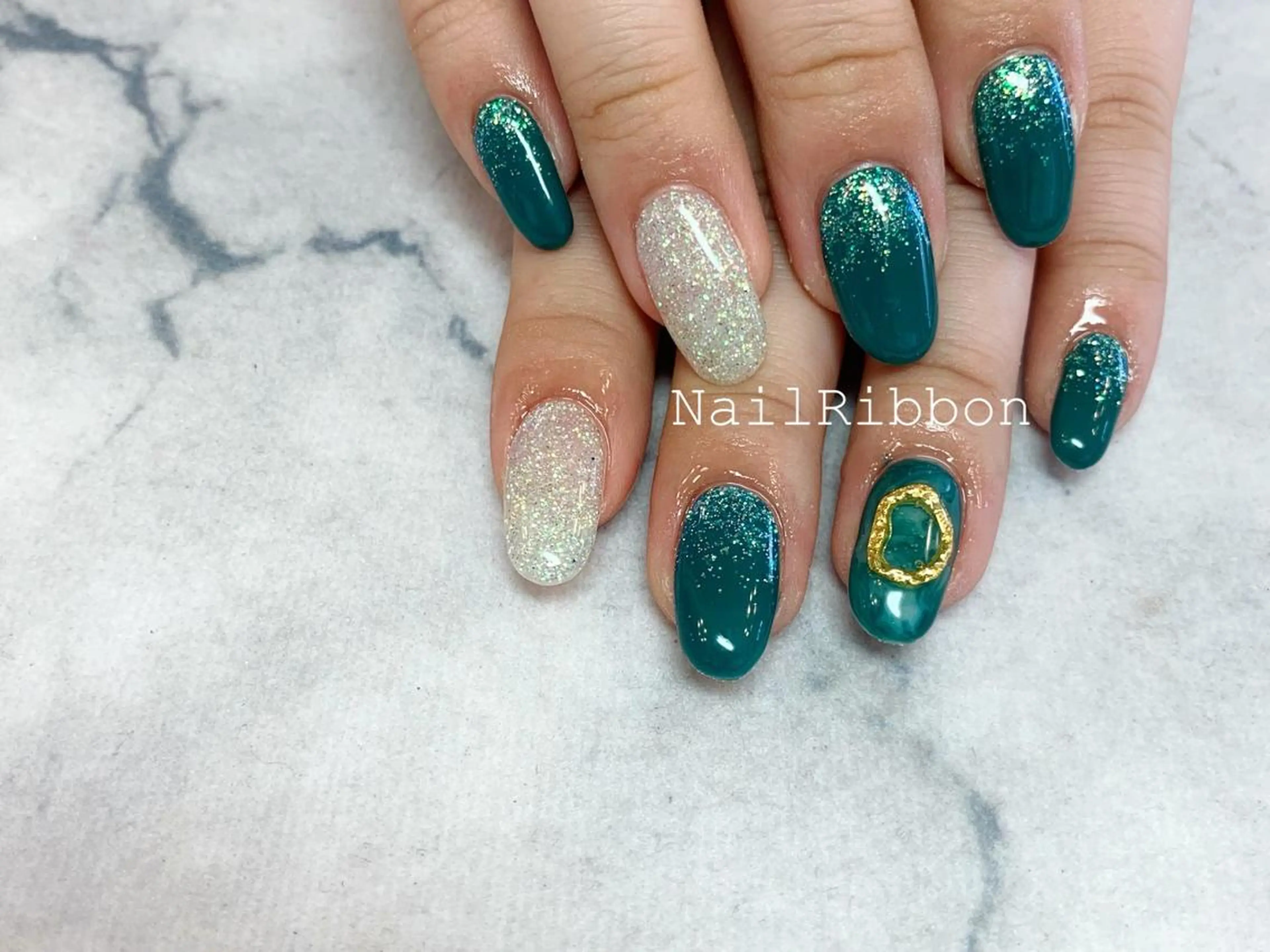 ネイル ネイルリボン 伊藤のネイルデザイン