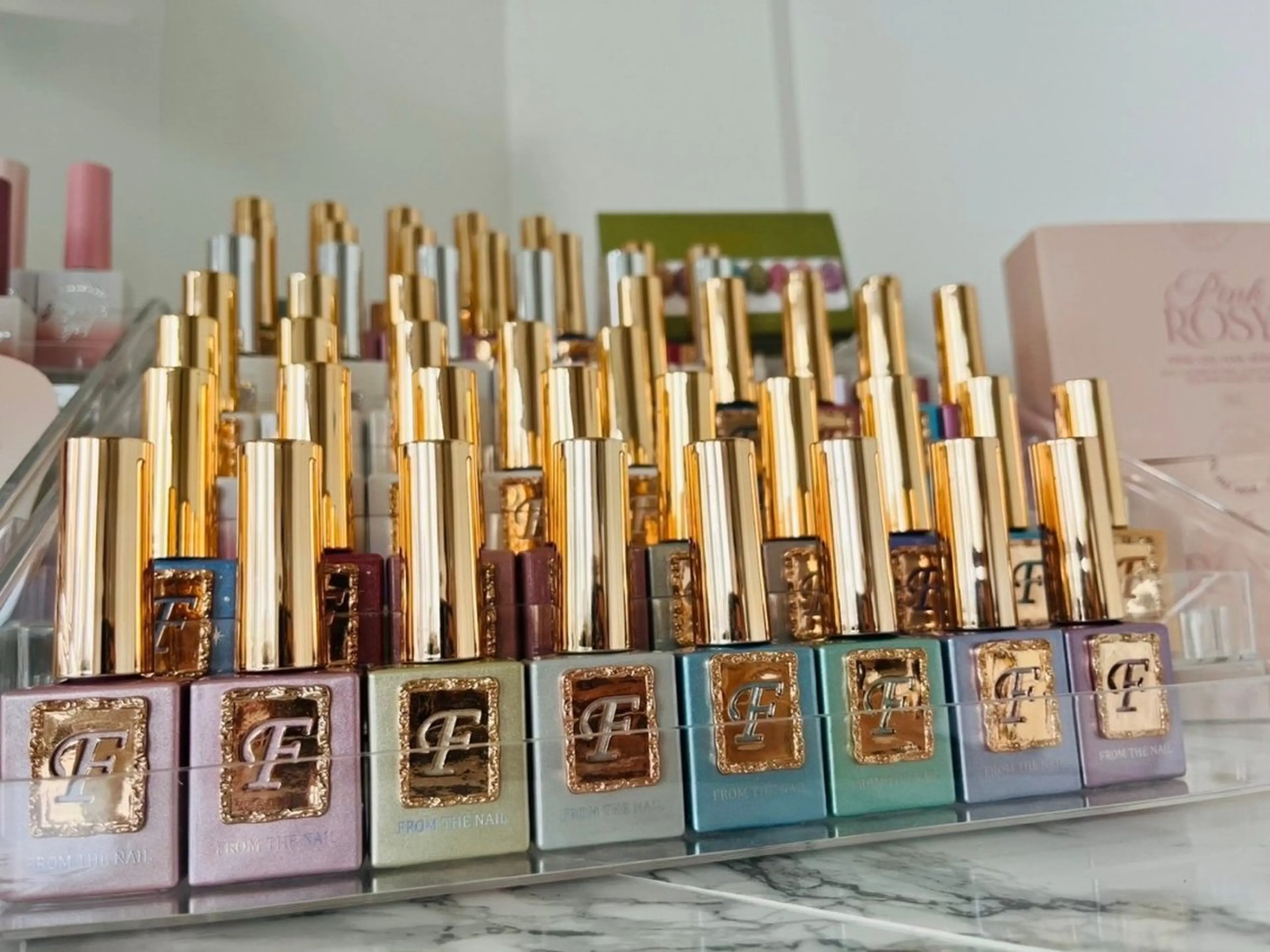 ネイル ジェルネイル 韓国ネイル かわいいは正義　南越谷店所属・Lunon Miyuuのネイルデザイン