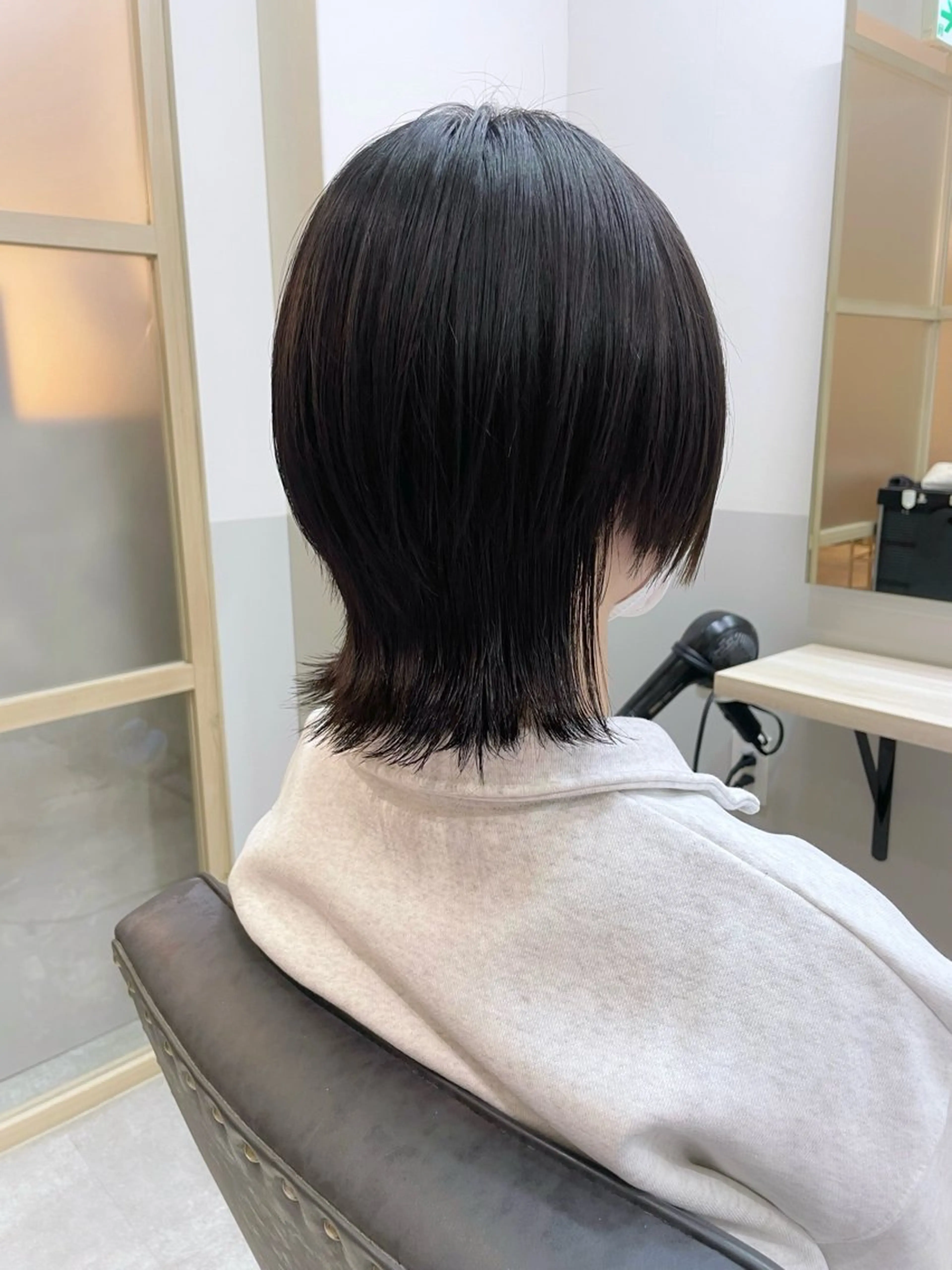 ミディアム 顔周りカット 外ハネヘア ウルフカット カット EMANON新宿南口所属・🦄中性ウルフ ☁️Shiori🦄のヘアスタイル