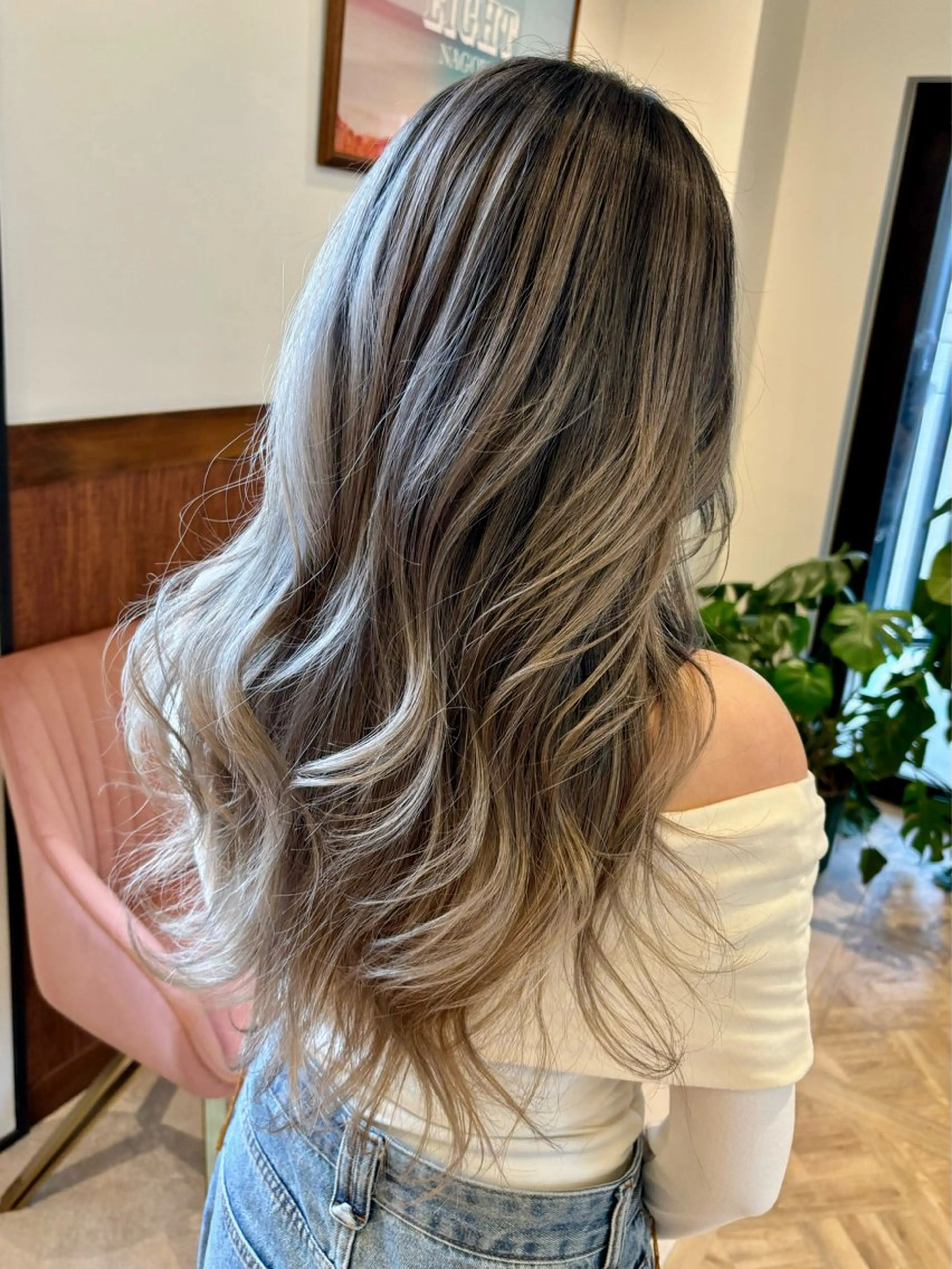 ロング カラー バレイヤージュ ブリーチ レイヤーカット カット ヘアカラー トリートメント Gokan by JILBLAN所属・新實 ゆりあのヘアスタイル