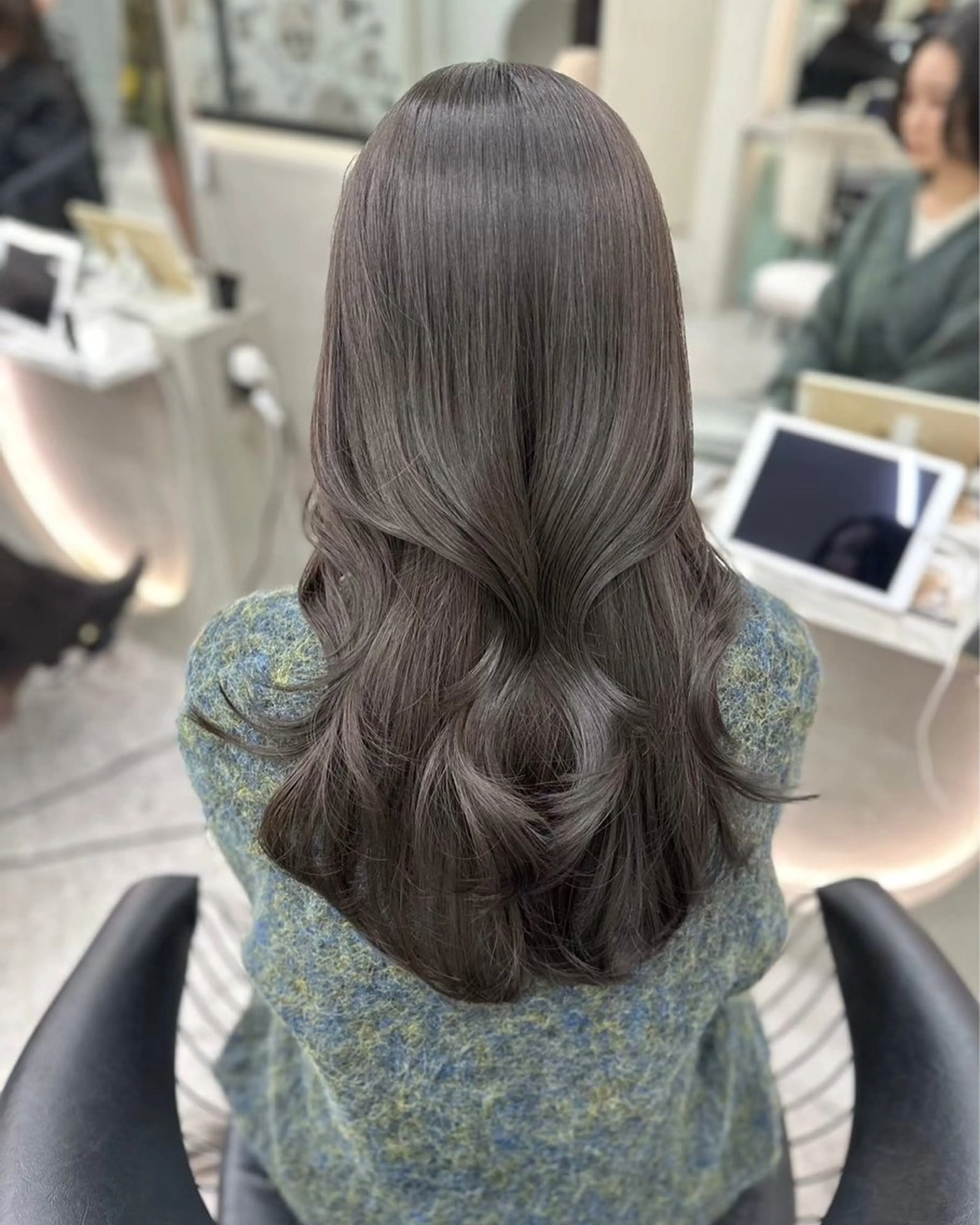 ミディアム カラー ミディアムレイヤー 透明感カラー ダークグレー ダークグレージュ グレージュ 【美髪矯正】 吉村　清志のヘアスタイル