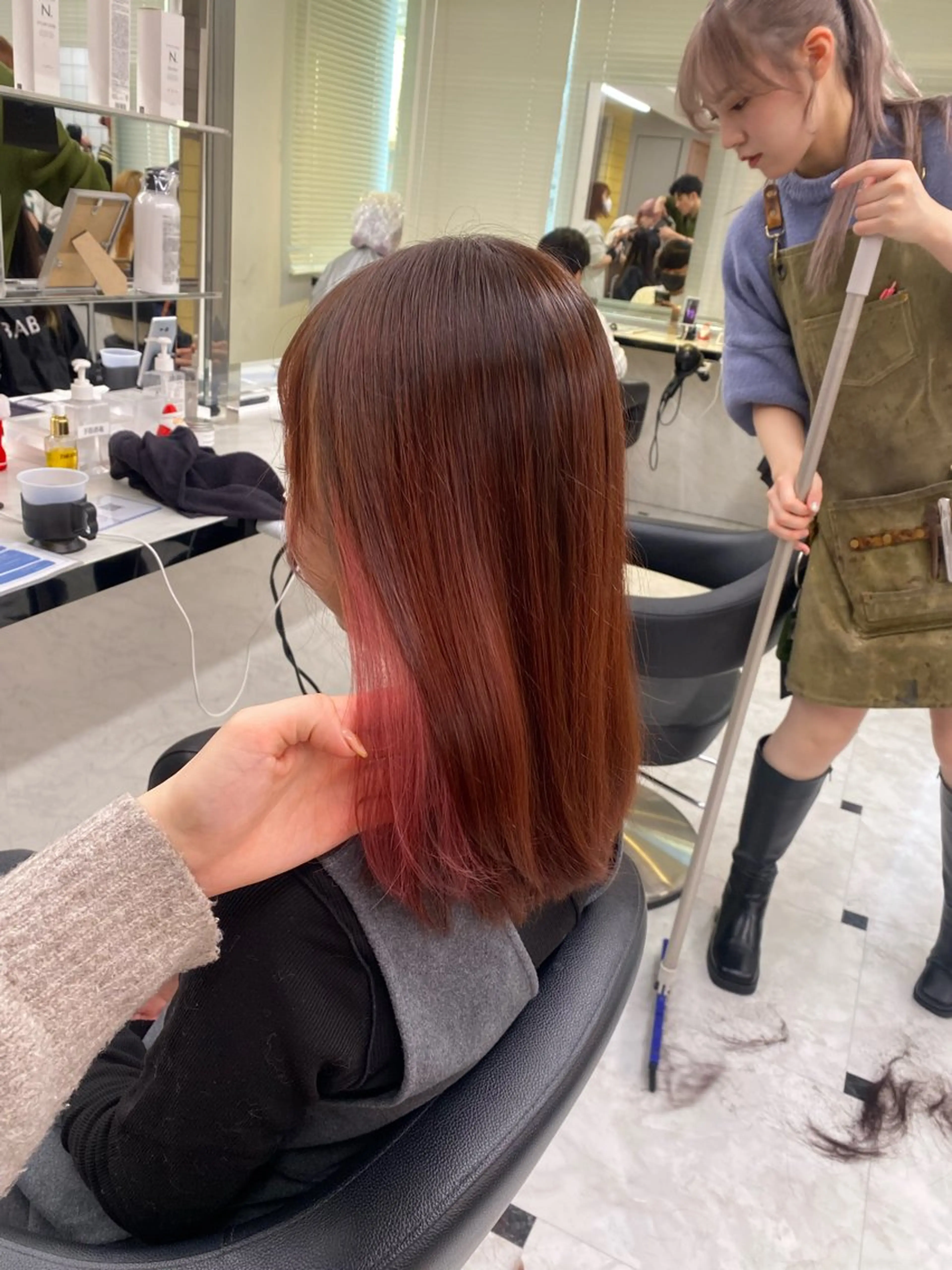 カラー ブリーチ イヤリングカラー ヘアカラー ♥️韓国/ガーリー 暖色misa♥️のヘアスタイル