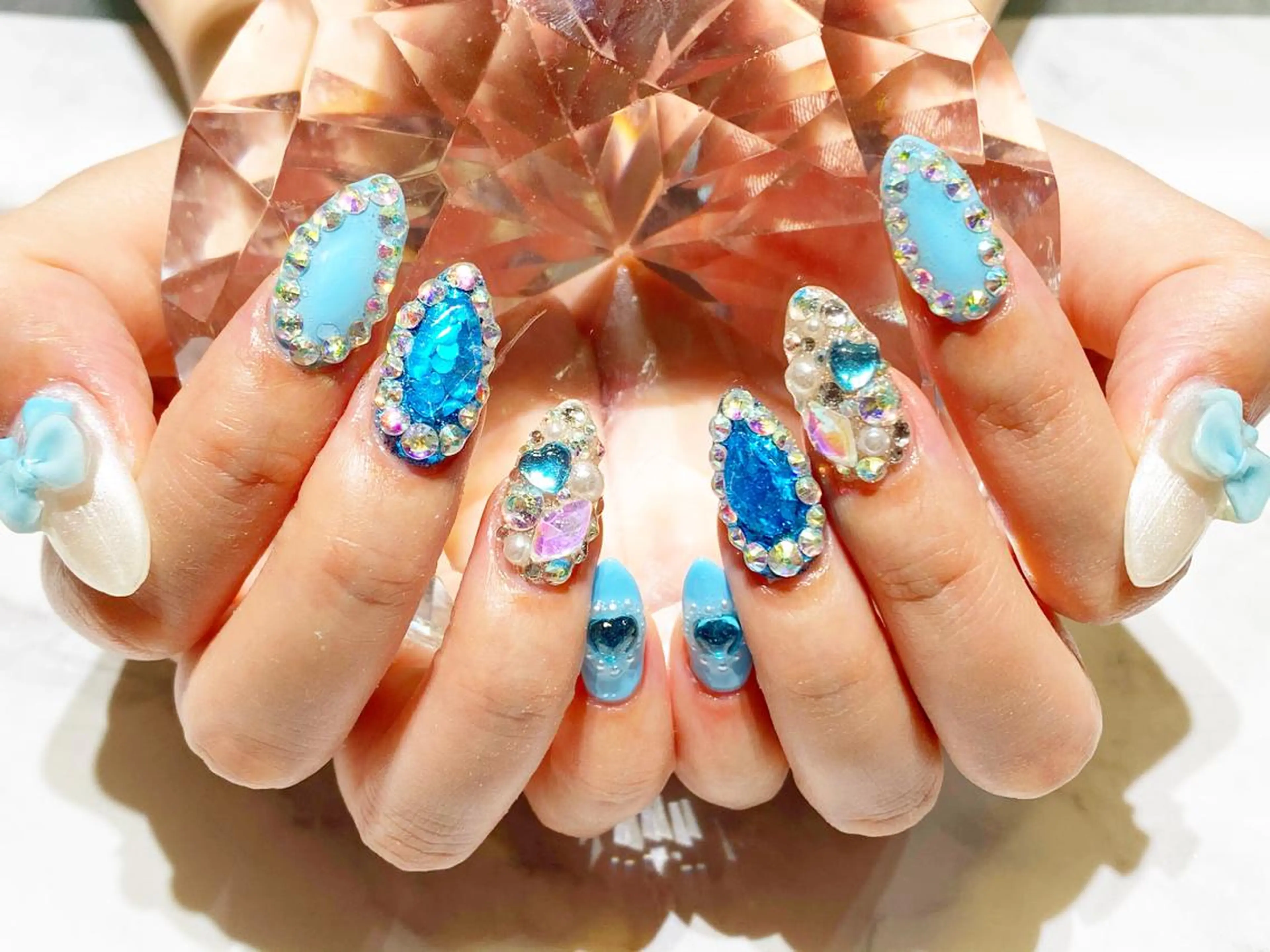 ネイル リボン YUN 💅のネイルデザイン