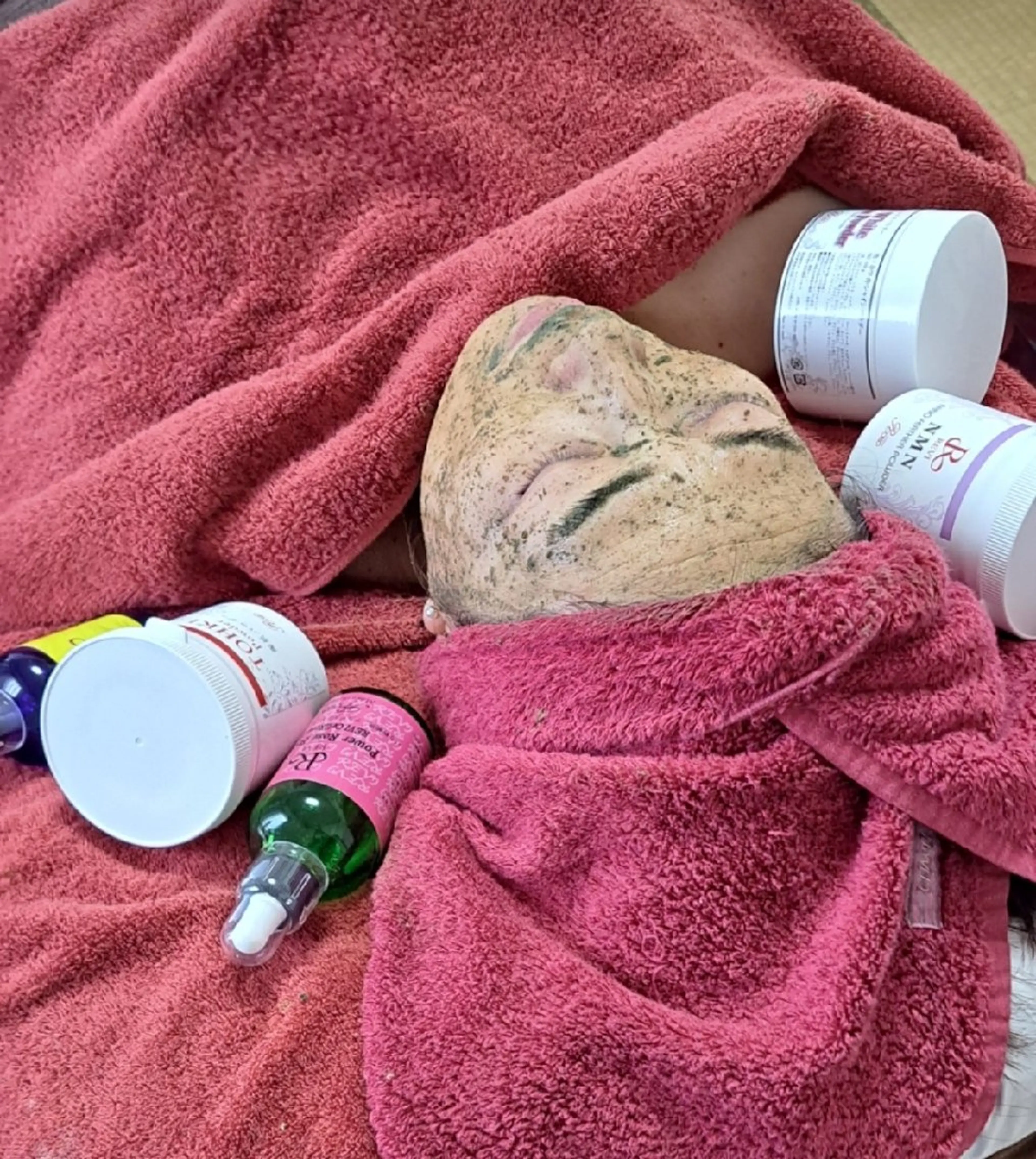 20代限定　お試しハーブピーリング　陶肌パウダー１gとお悩み調合メニューをプレゼントの写真