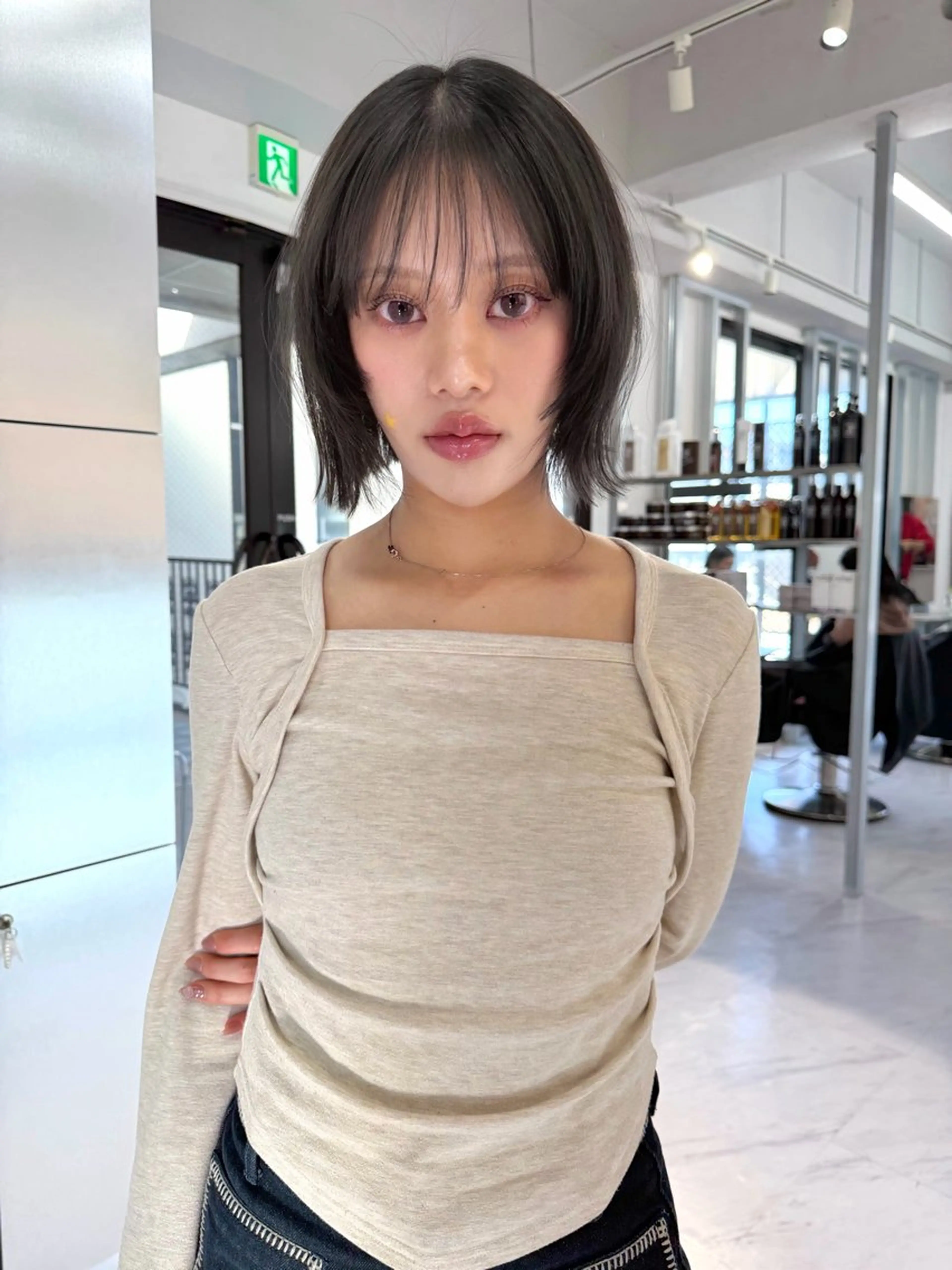 ミディアム カラー ベージュカラー ブリーチ ケアブリーチ デザインカラー ダブルカラー カット ヘアカラー TATSUブリーチ/ ミルクティーベージュのヘアスタイル