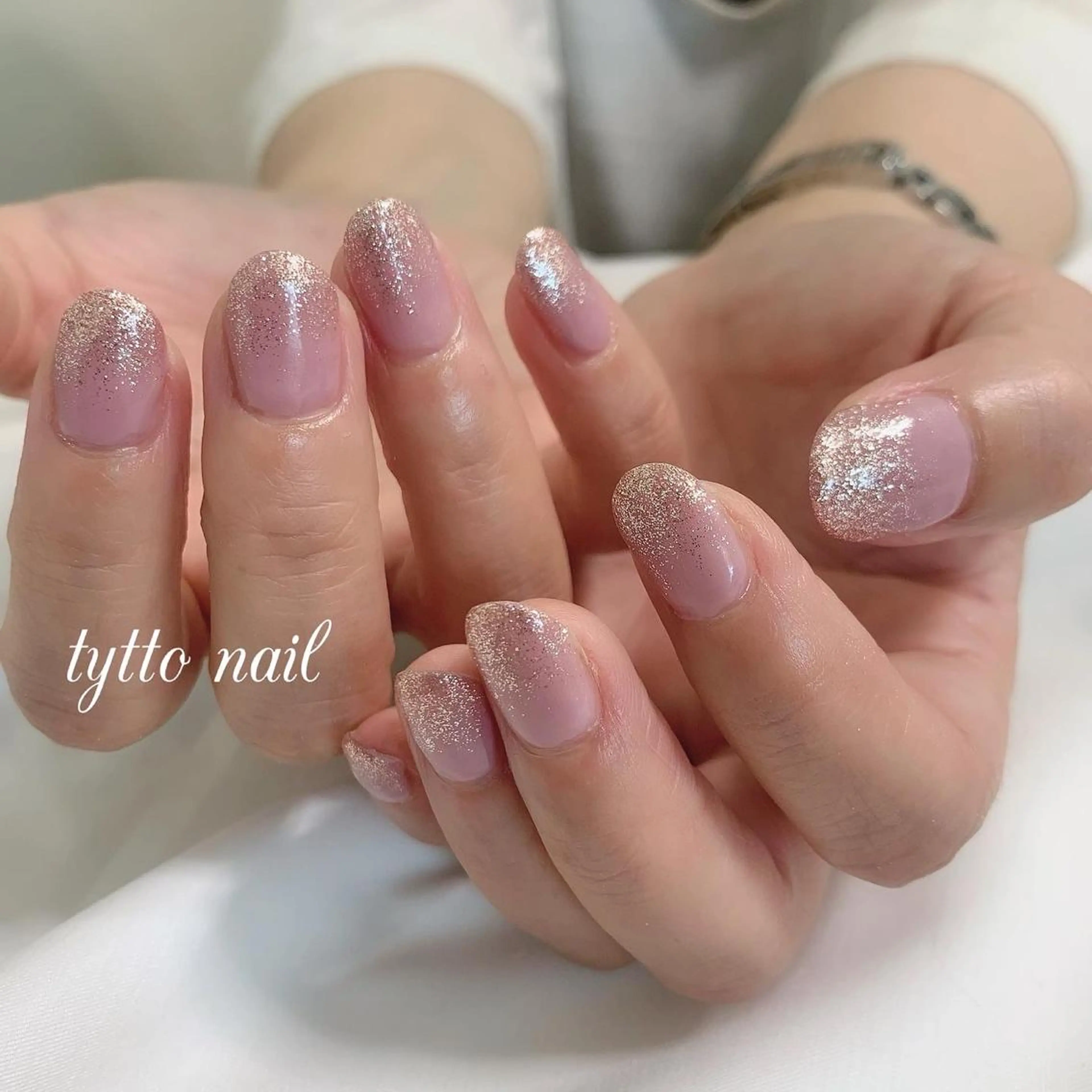ネイル グラデーション ラメ(グリッター) ラメグラデーション オフィスネイル パープル tytto nail ❤︎‪‪eri‪‪のネイルデザイン