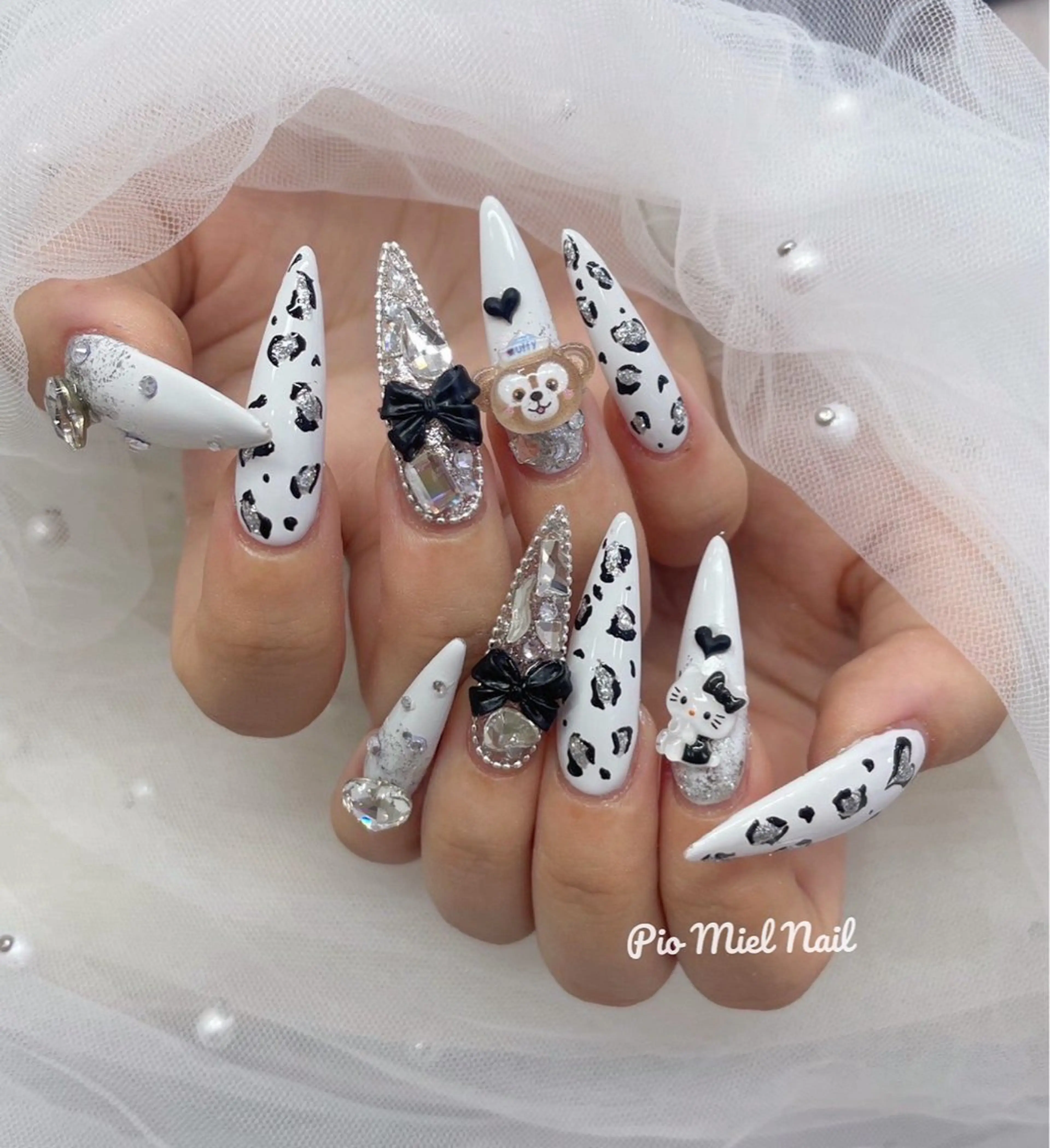 セミロング ハンドネイル momo 長さだしのネイルデザイン