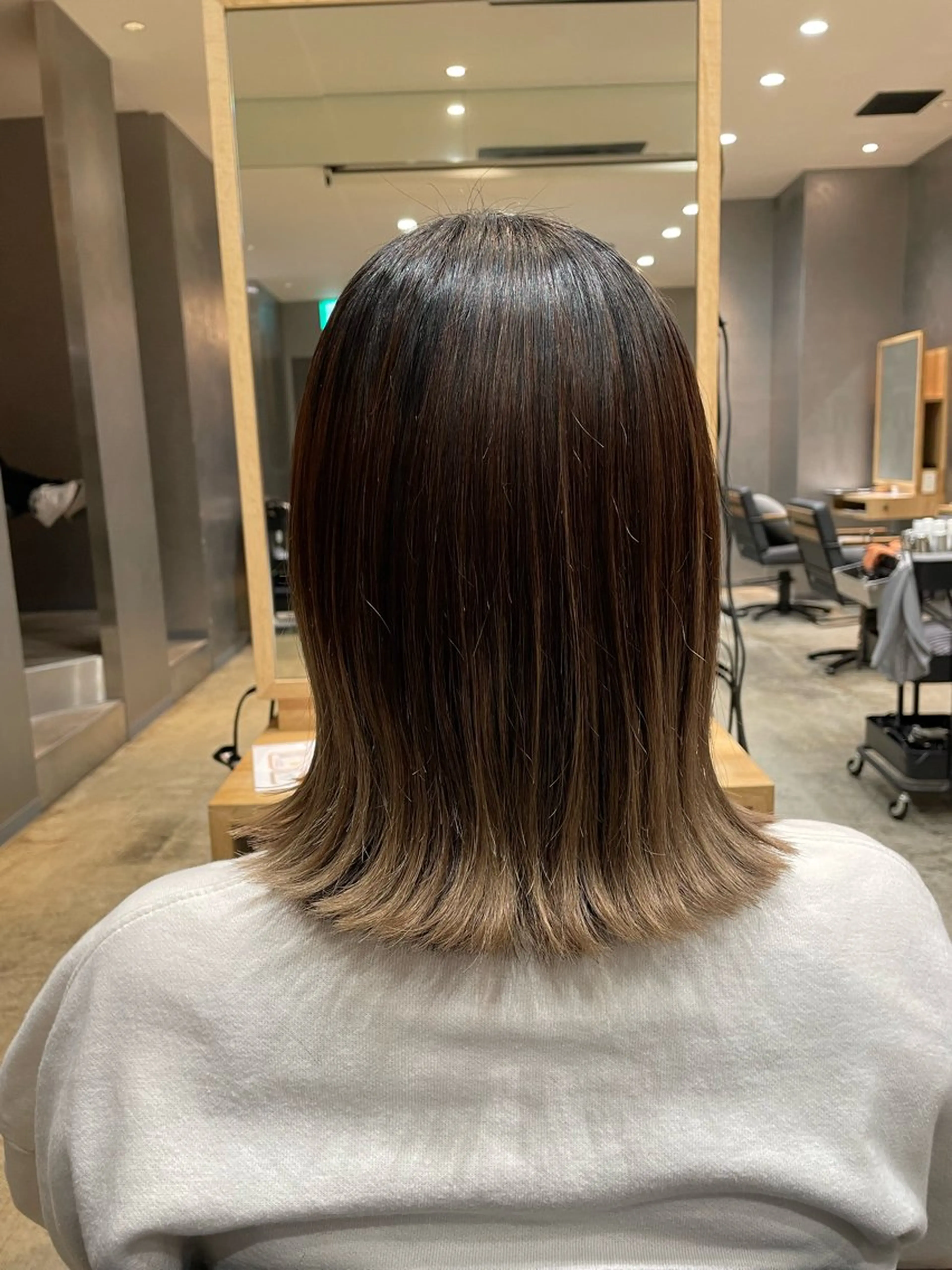 ミディアム inity　杉本 美羽のヘアスタイル