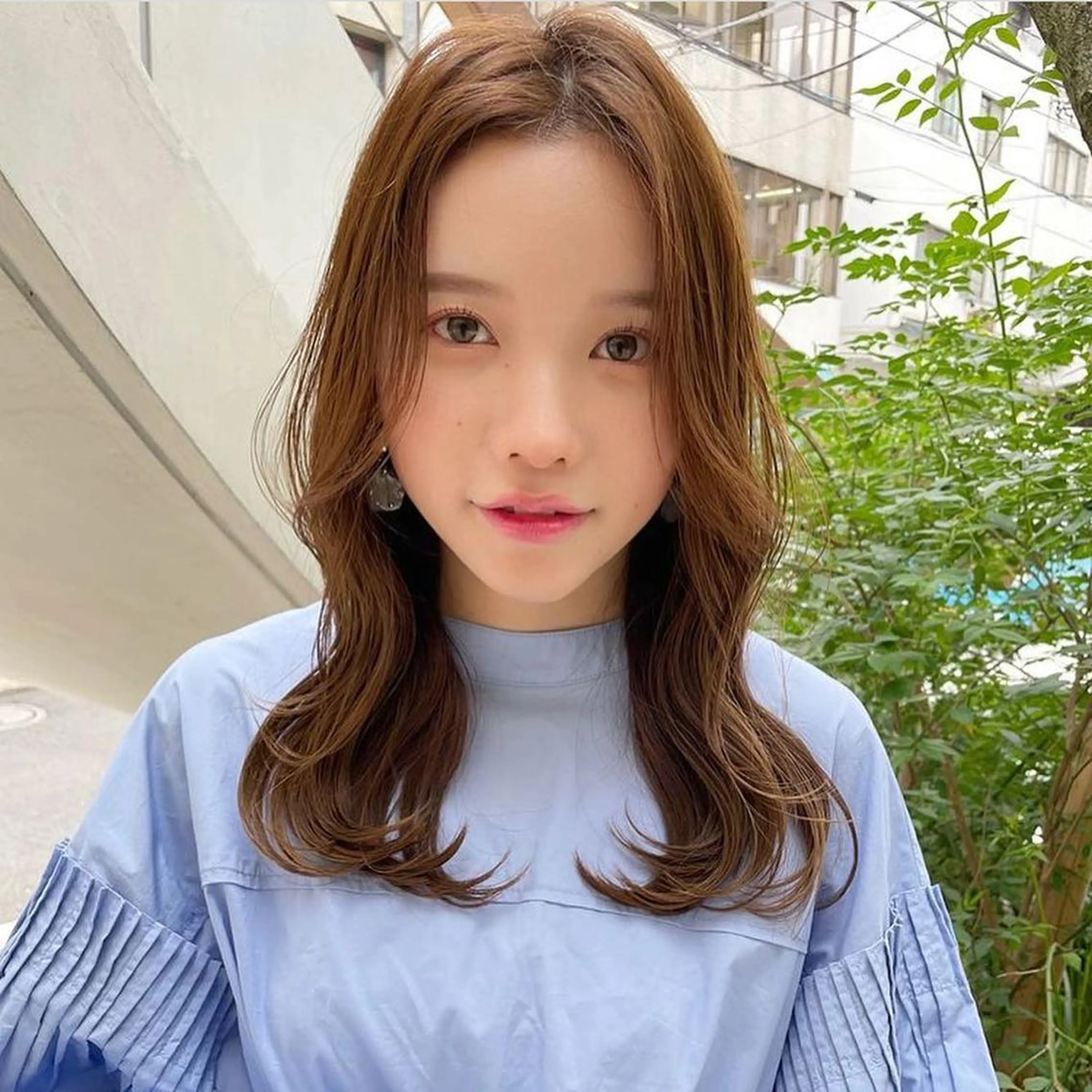 ミディアム カラー ヘアアレンジ ミディアムパーマ ベージュカラー 透明感カラー ハイライトカラー ミルクティーベージュ 韓国/髪質改善💘 櫻井かれんのヘアスタイル