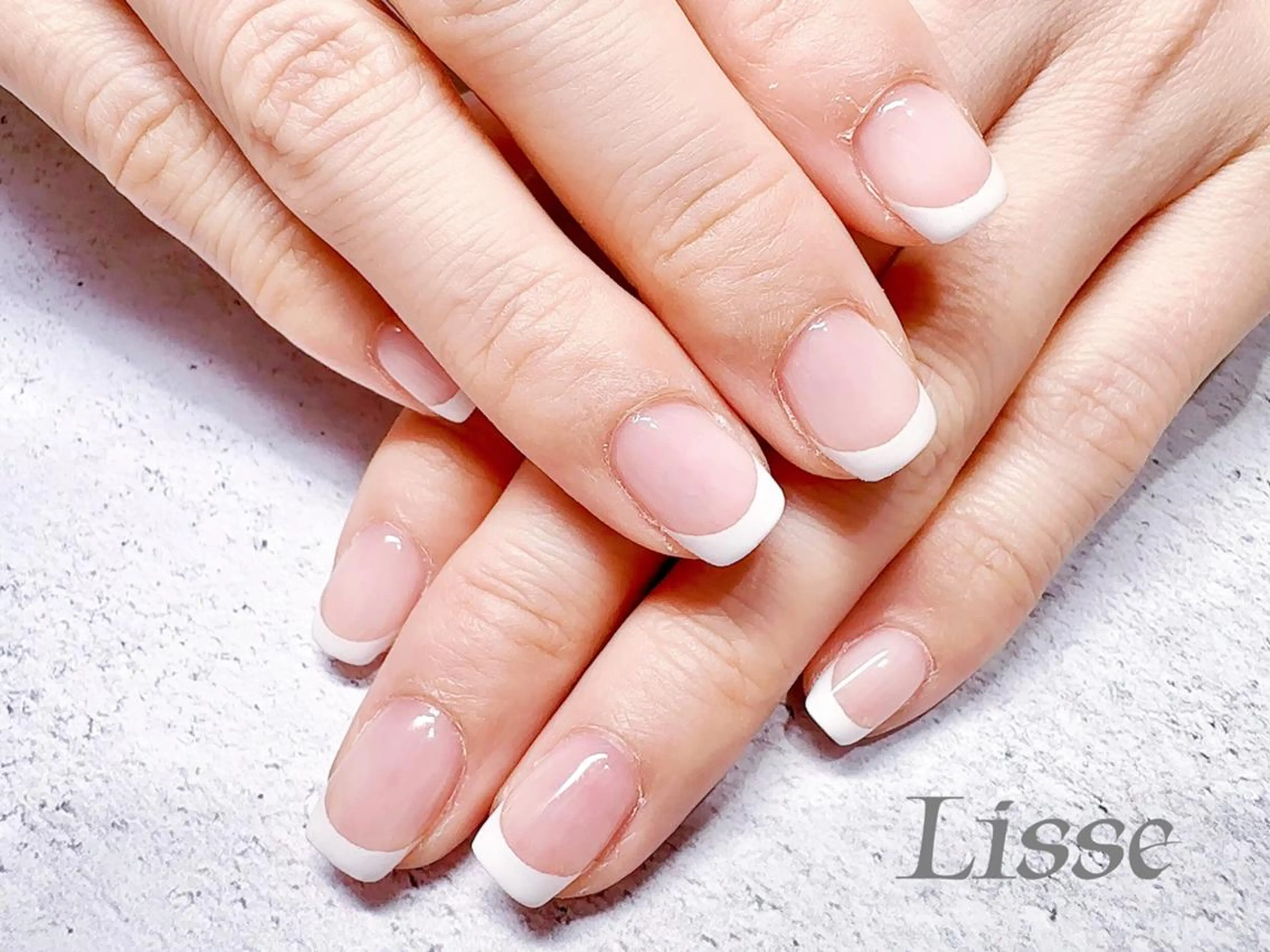 ネイル フレンチネイル ホワイト Lisse銀座 Akuのネイルデザイン