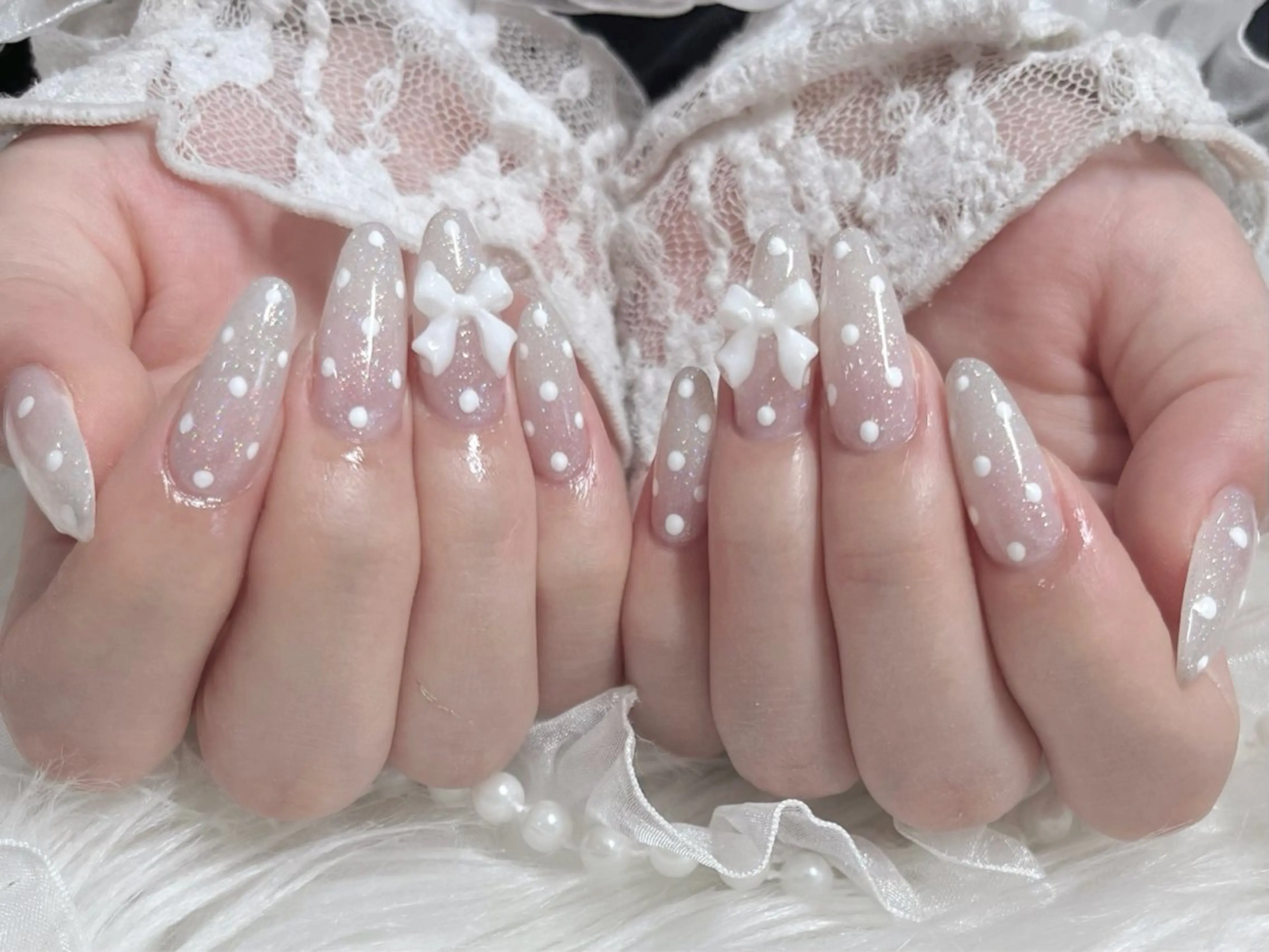 ネイル ドット リボン シンプルネイル ハンドネイル FLY Nail Salonのネイルデザイン