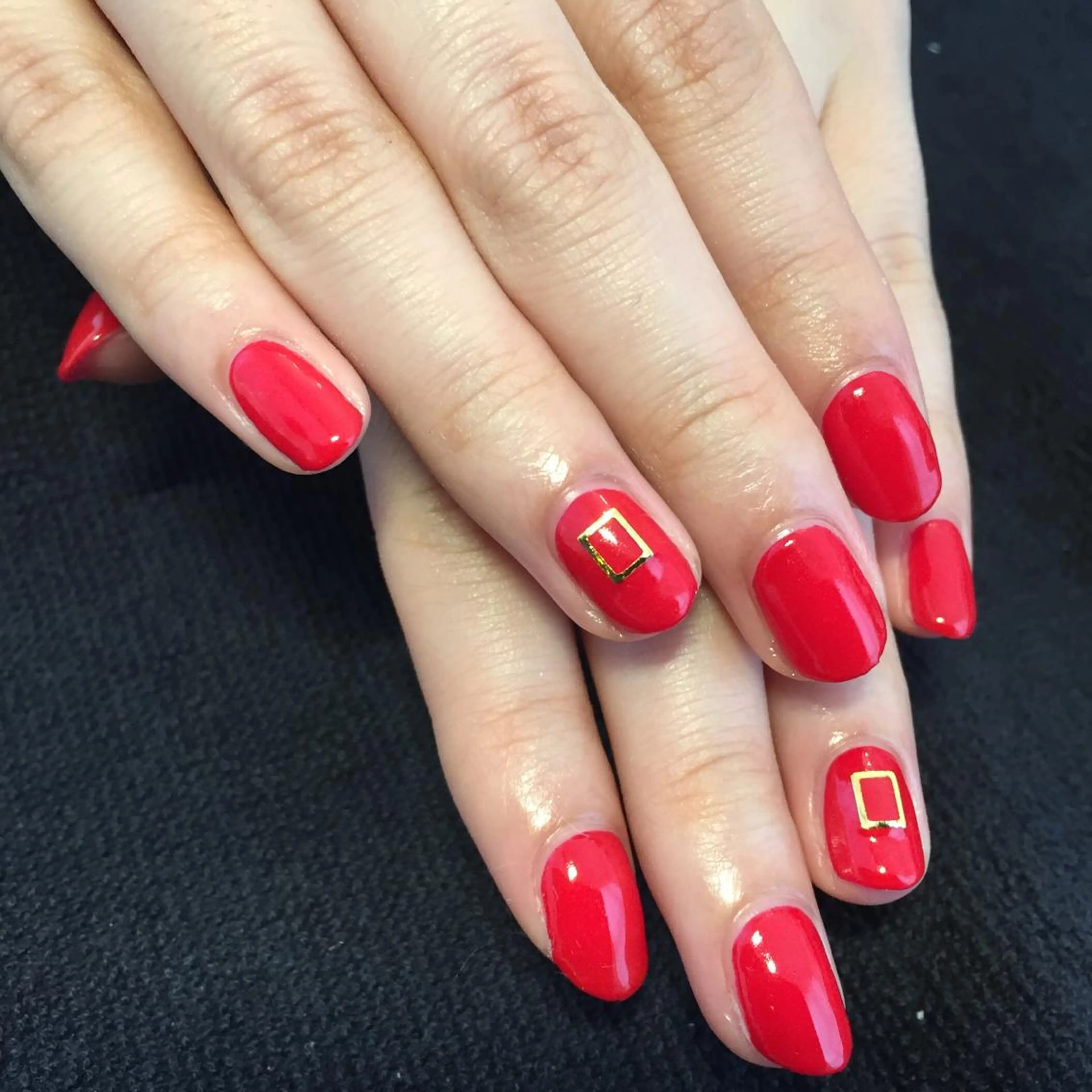 ネイル 赤色 BANBINANAIL所属・イリネコ マリのネイルデザイン