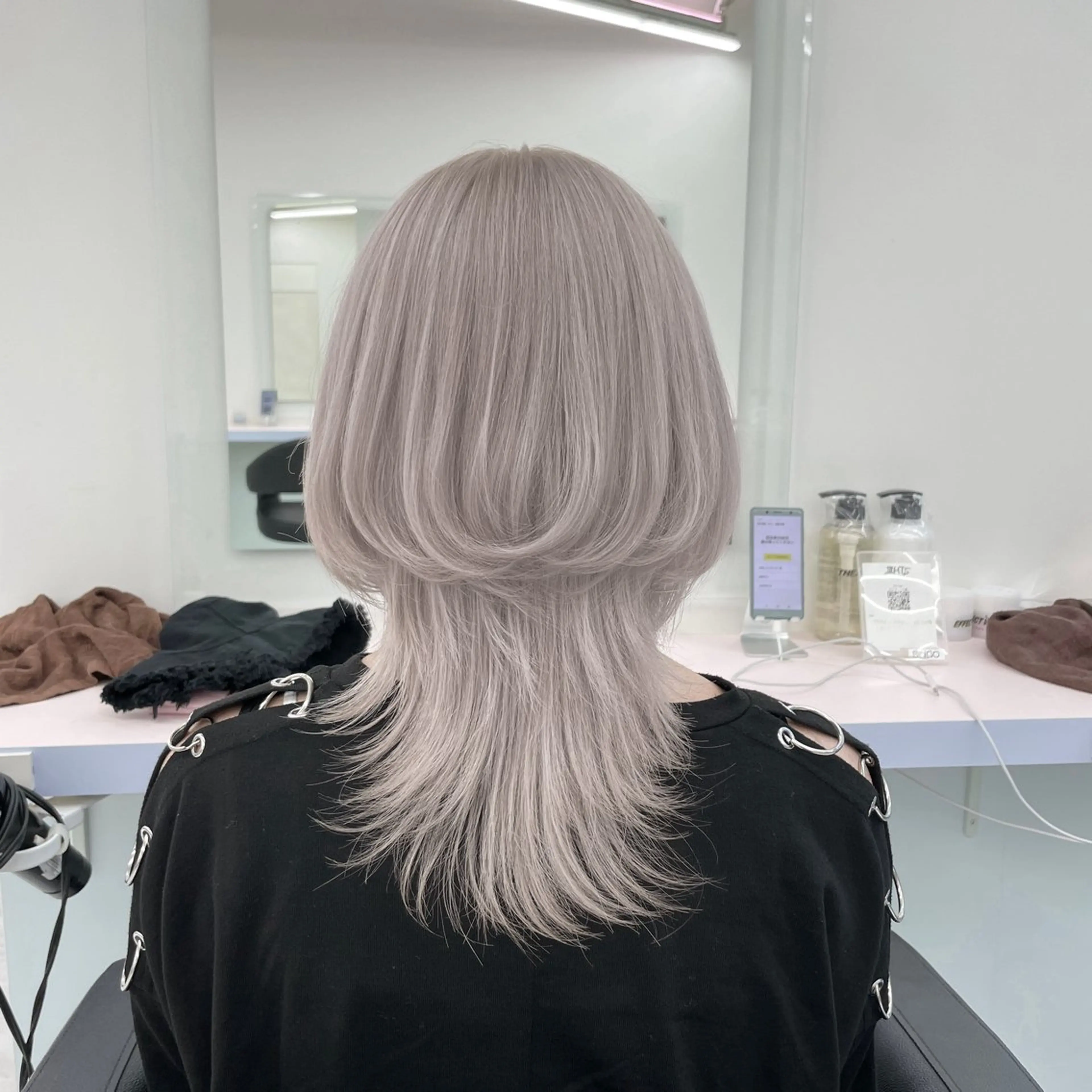 ミディアム ヘアカラー トリートメント SALOWIN札幌大通店所属・‎🤍札幌ハイトーン 🤍シンゴのヘアスタイル