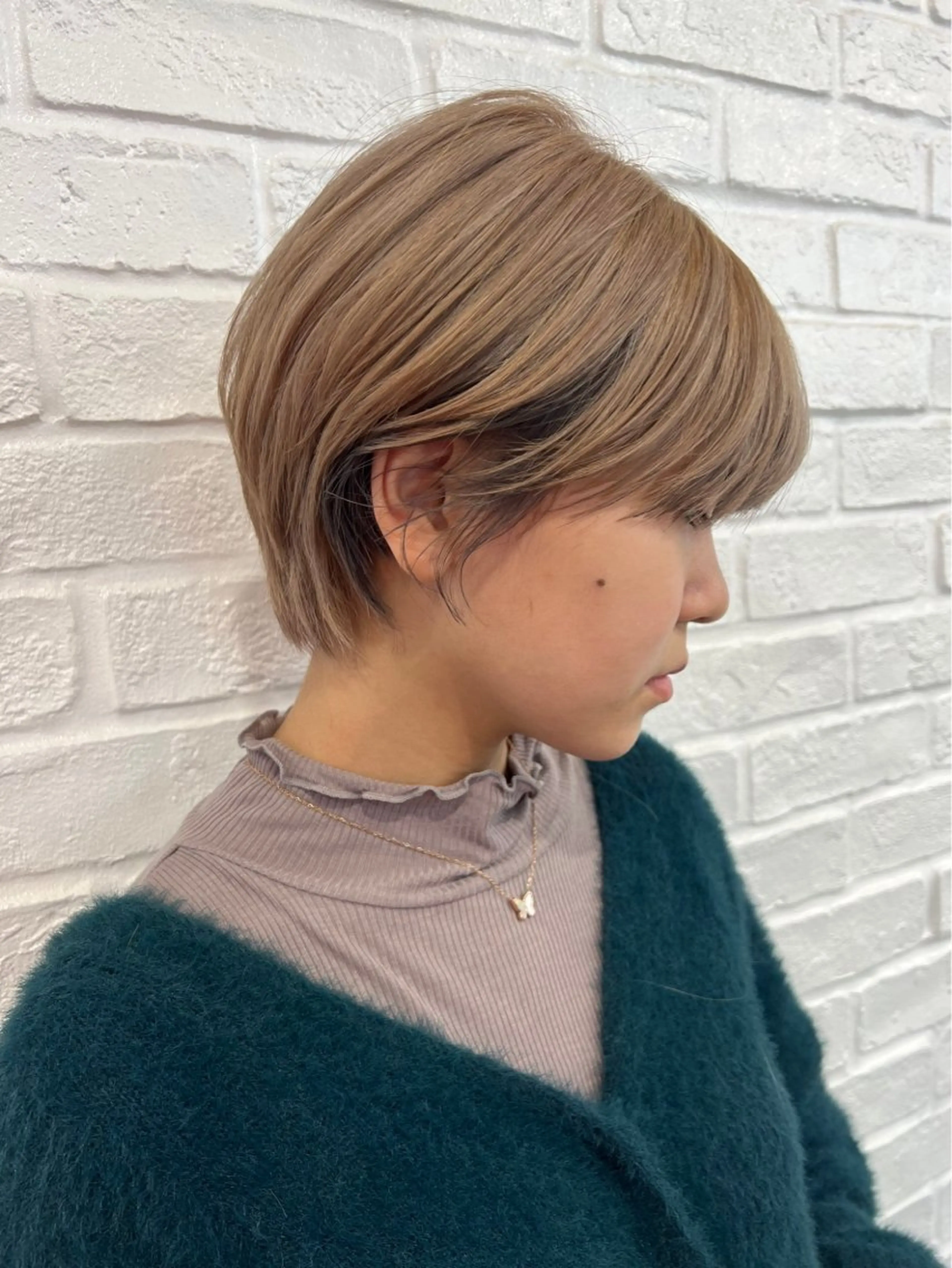 ショート カット ヘアカラー トリートメント ダブルカラー寒色系 ボリューム改善ハヤトのヘアスタイル