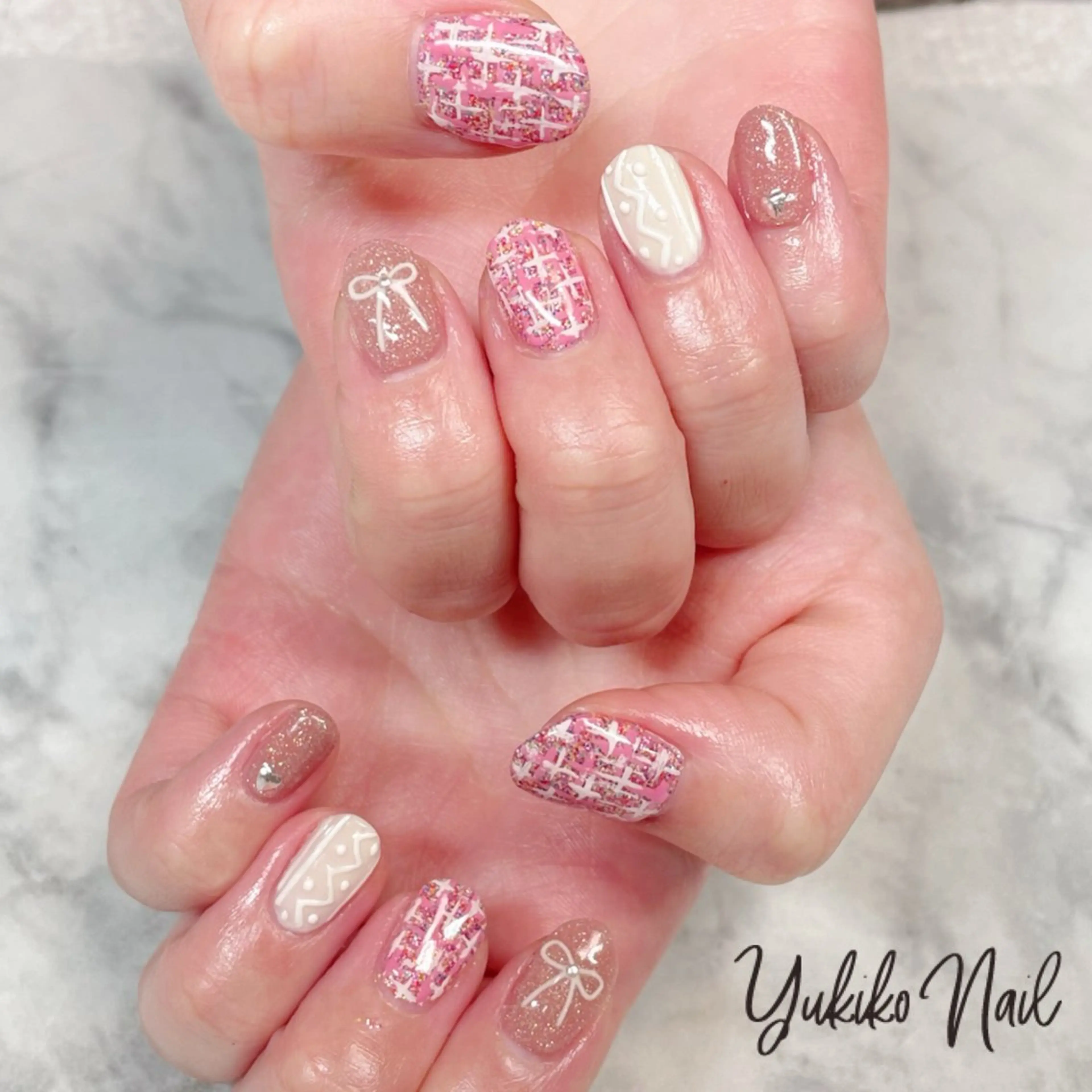 ネイル ピンク リボン ツイードネイル 冬ネイル ハンドネイル ユキコ ネイルのネイルデザイン