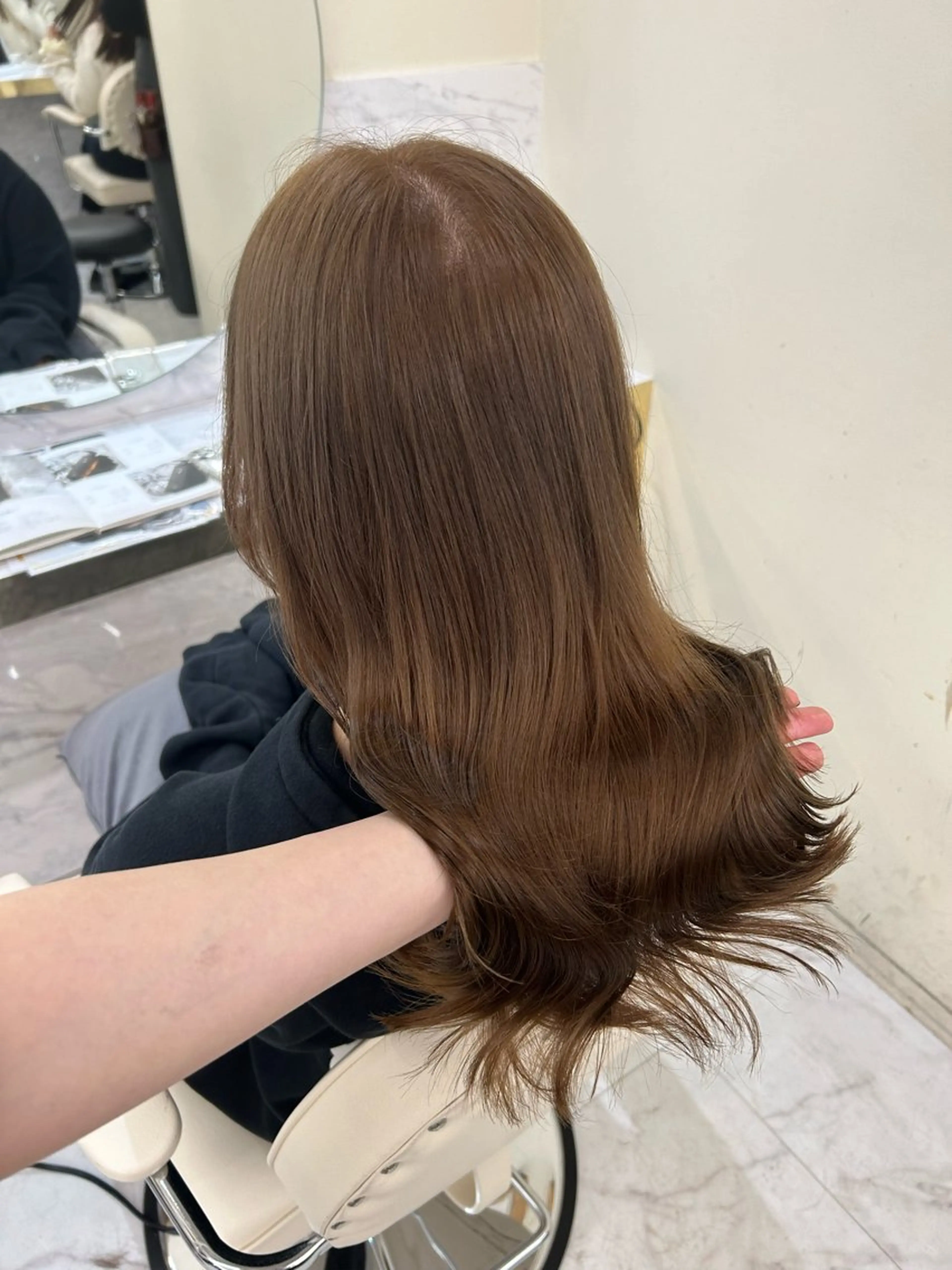 ロング カラー ヘアアレンジ ベージュカラー ダブルカラー ヘーゼル カット ヘアカラー トリートメント maoブリーチ無し 似合わせカラーのヘアスタイル