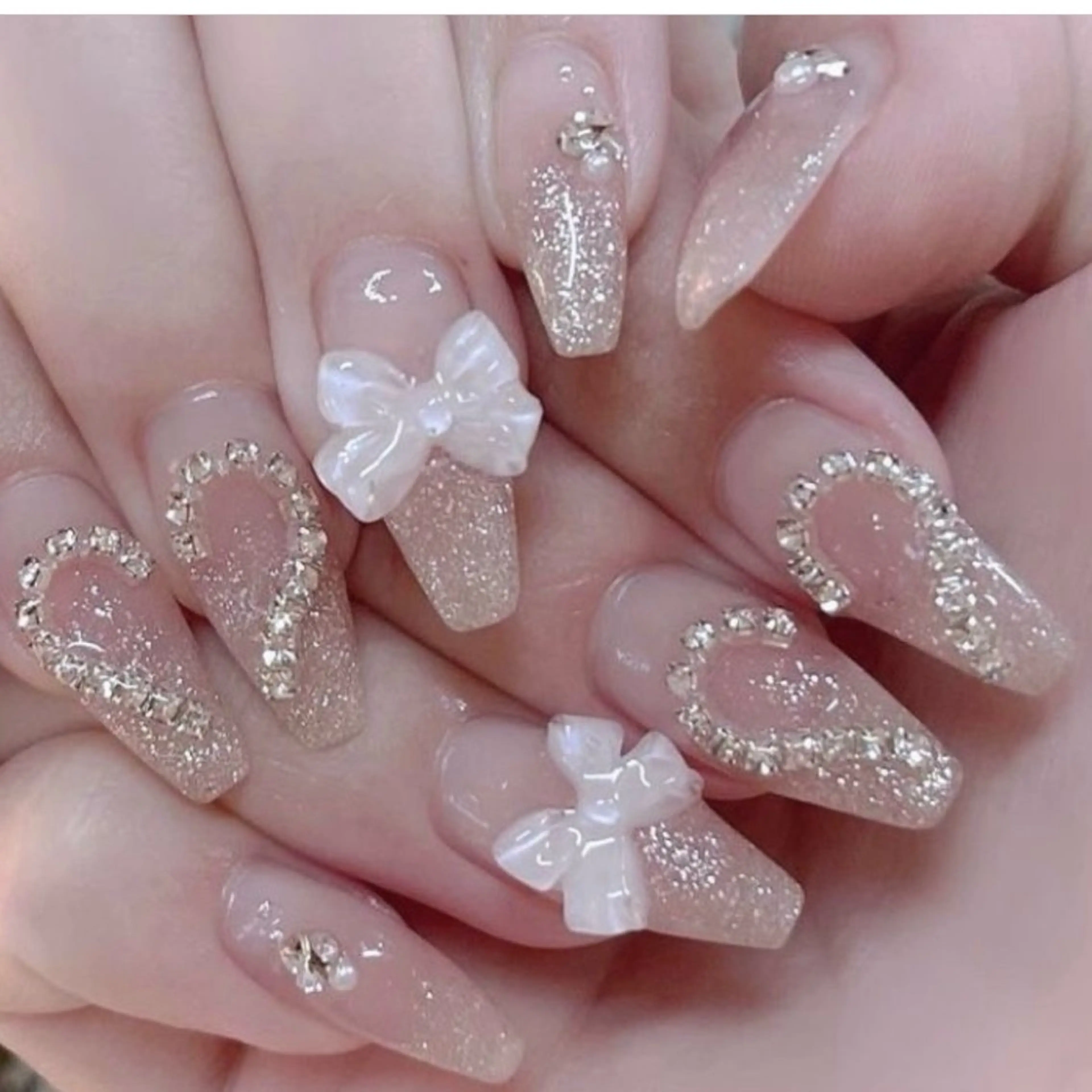 ネイル 成人式 ロングネイル マグネットネイル 大理石ネイル(マーブル) リボン ハンドネイル MoMoA Nail ネイル長さ出し専門店のネイルデザイン