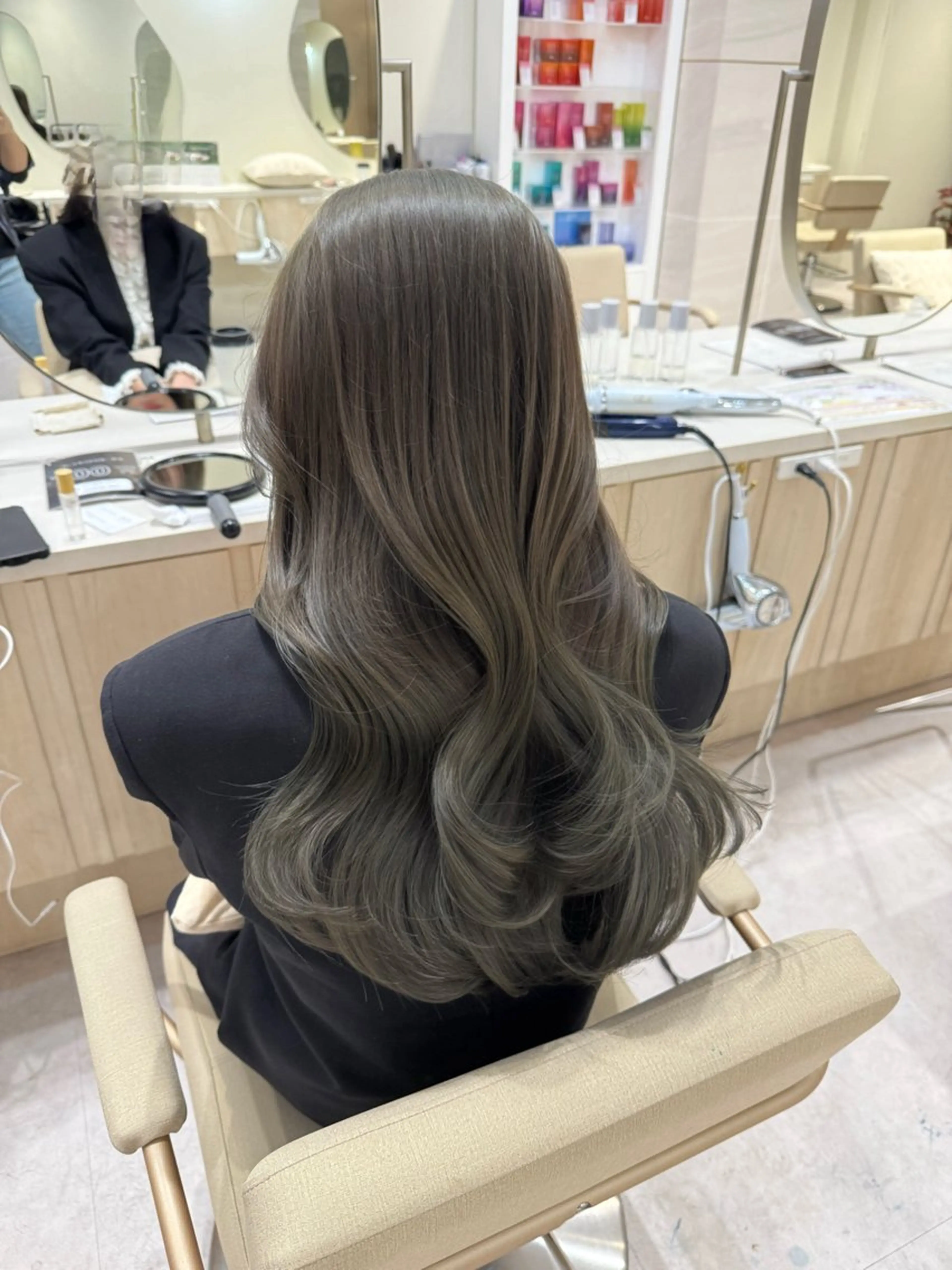 ロング カラー ブリーチ ダブルカラー グレージュ ブリーチなしカラー オリーブグレージュ カット ヘアカラー Ms.CHARM所属・透明感カラー🌿 グレージュ🐺陽介のヘアスタイル