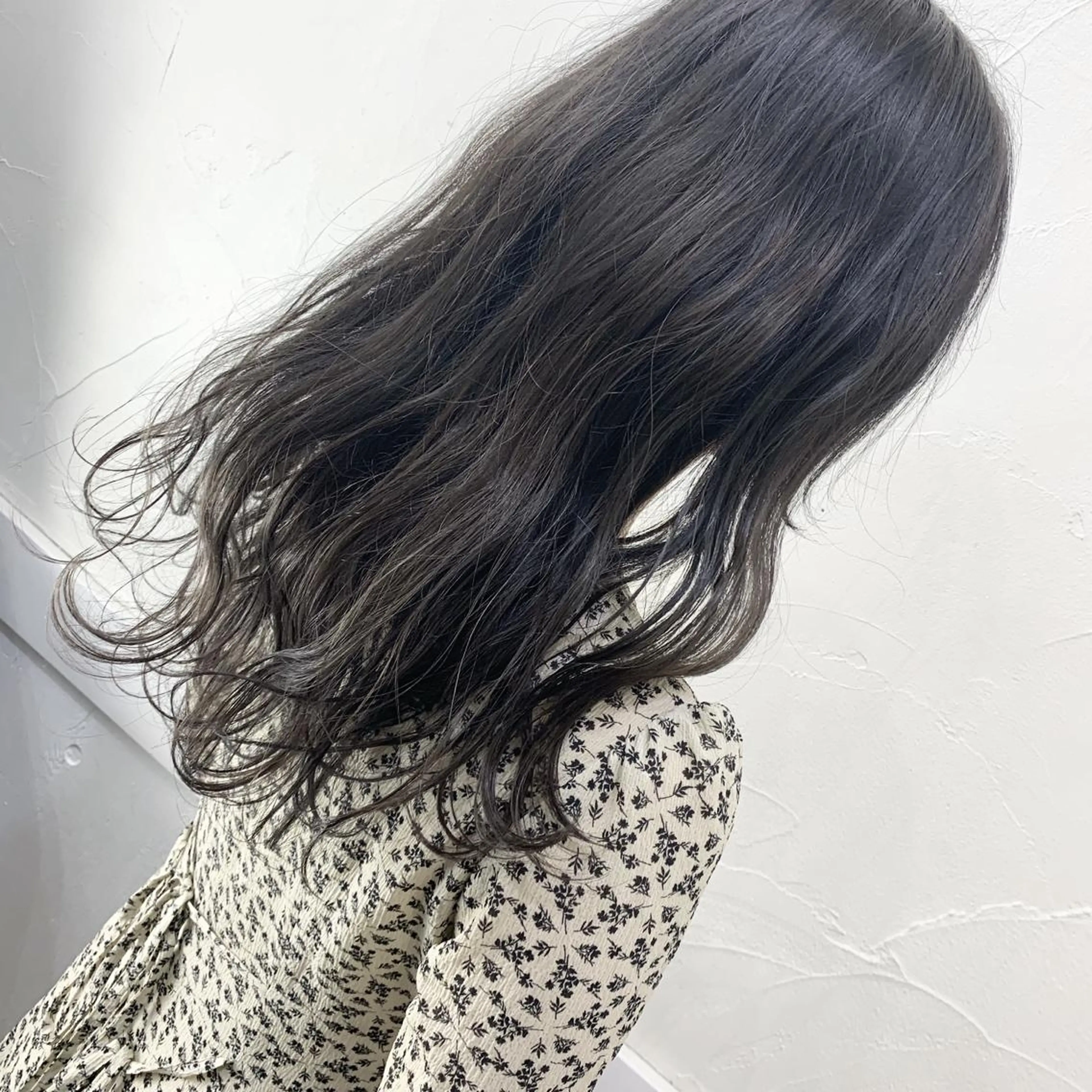 セミロング カラー ブリーチ 透明感カラー グレージュ ブリーチなしカラー 失敗したくない人へ ハイトーン美容師のヘアスタイル