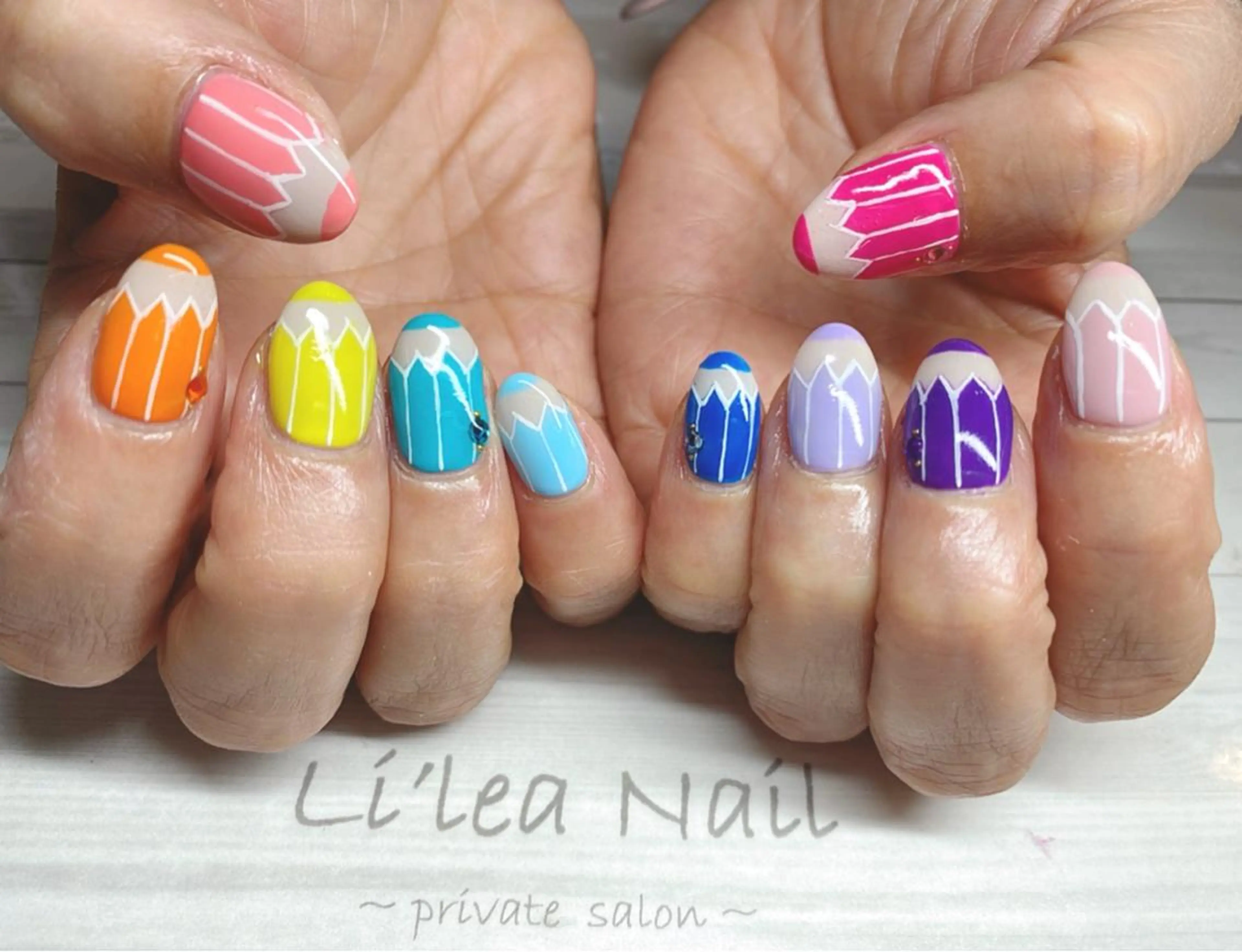 ネイル Li'leaNail AINAのネイルデザイン