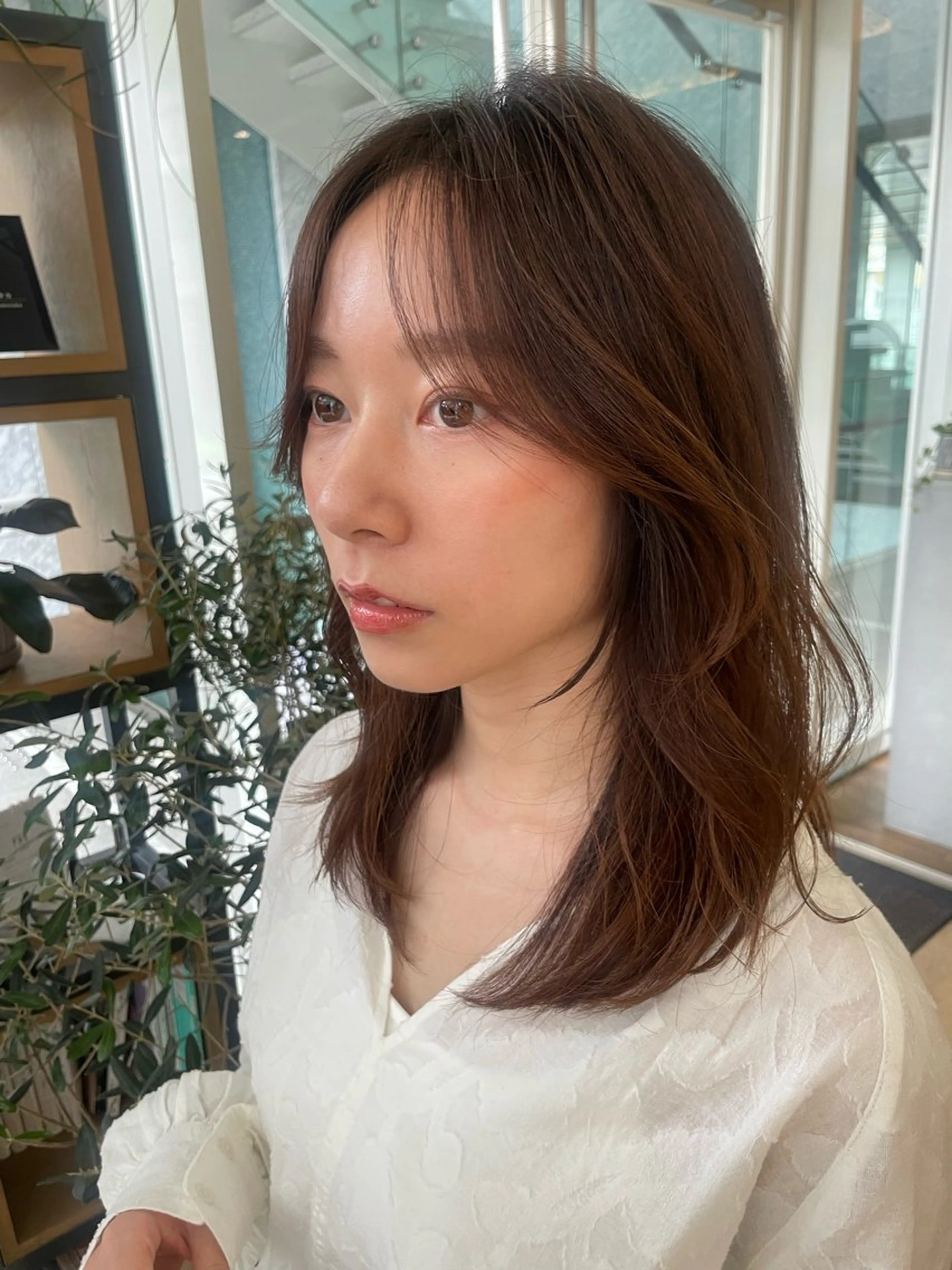 セミロング カラー ヘアアレンジ 顔まわりレイヤー レイヤーカット トリートメント カット トリートメント ヘッドスパ ヘアセット SHEA.学芸大学所属・一箭 恵梧/ロングヘアのヘアスタイル