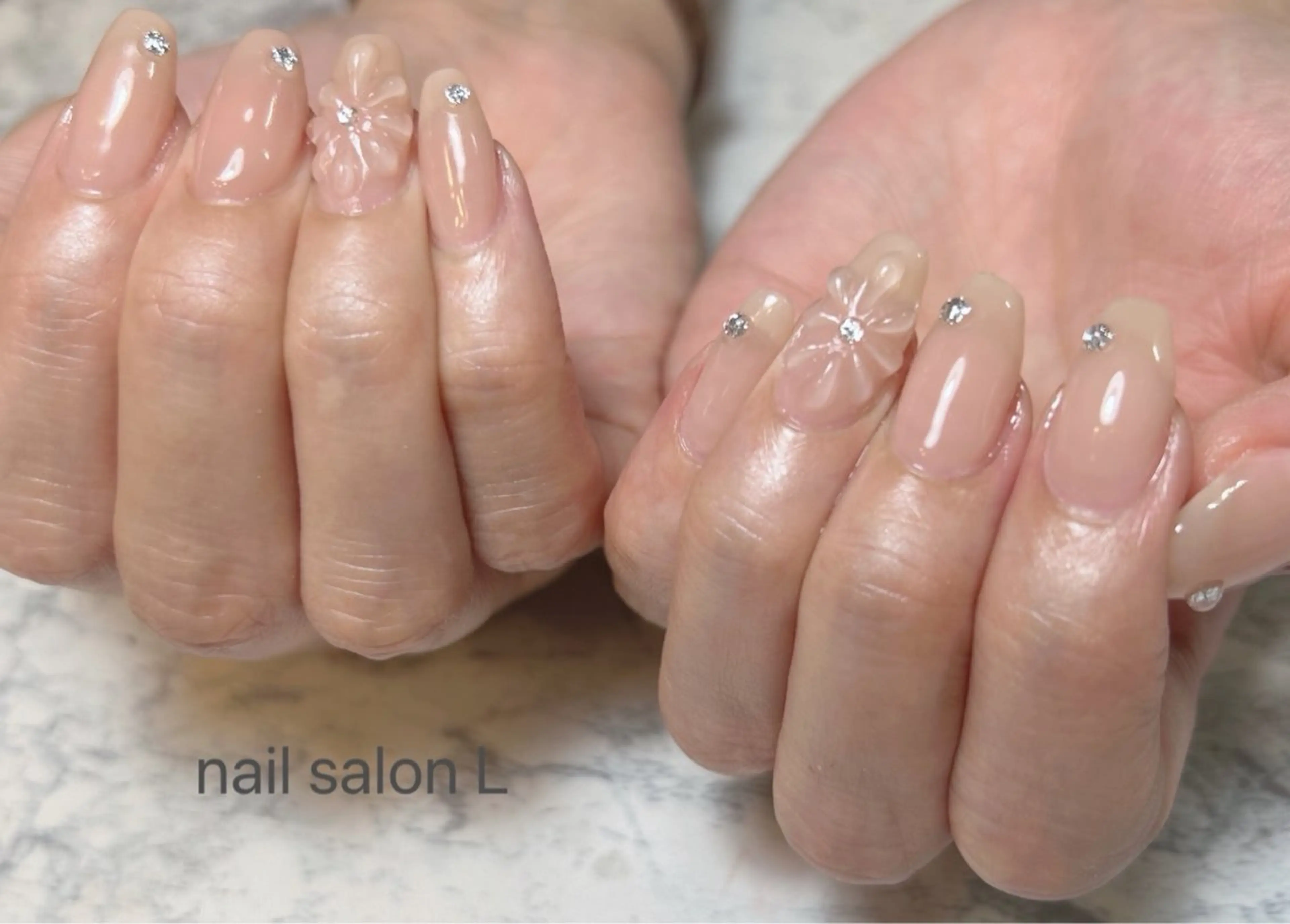 ネイル フラワーネイル ぷっくりネイル ハンドネイル 吉川市 ネイルサロンLのネイルデザイン