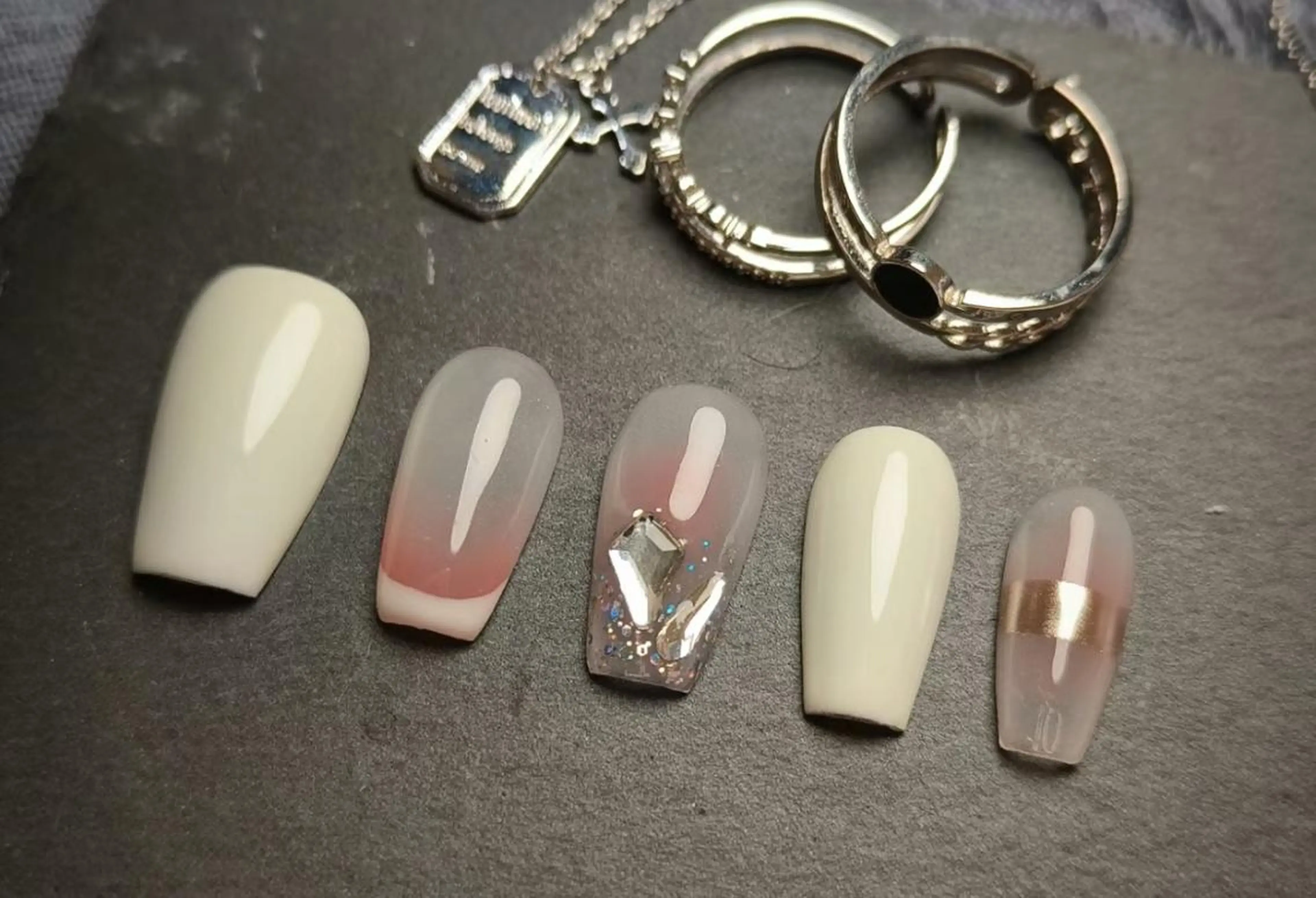 ネイル VIVIAN エイのネイルデザイン