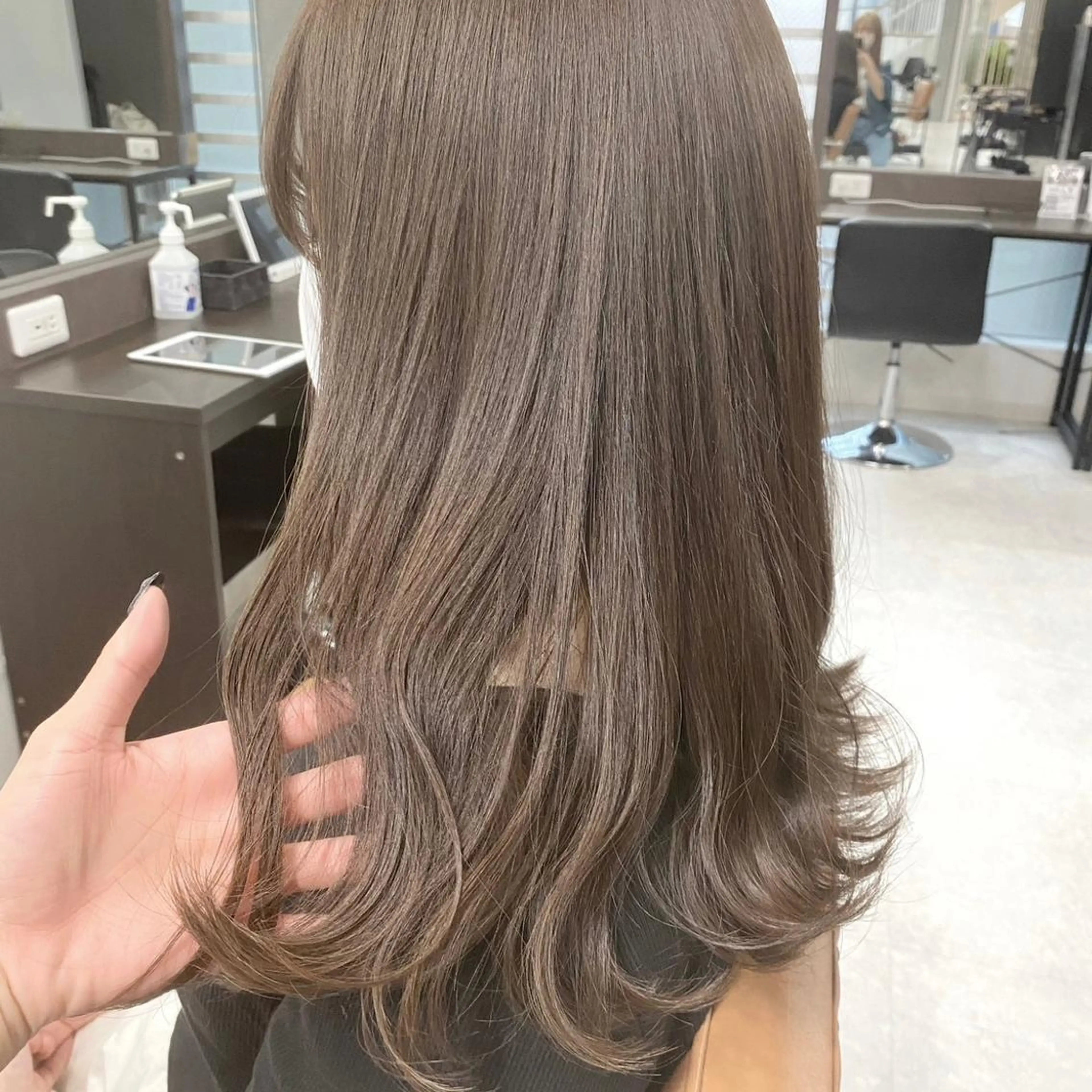 セミロング カラー パーマ ヘアアレンジ メンズ キッズ ネイル マツエク・マツパ アイブロウ 似合わせカラー♡髪質 改善🎀サトカ🍒のヘアスタイル