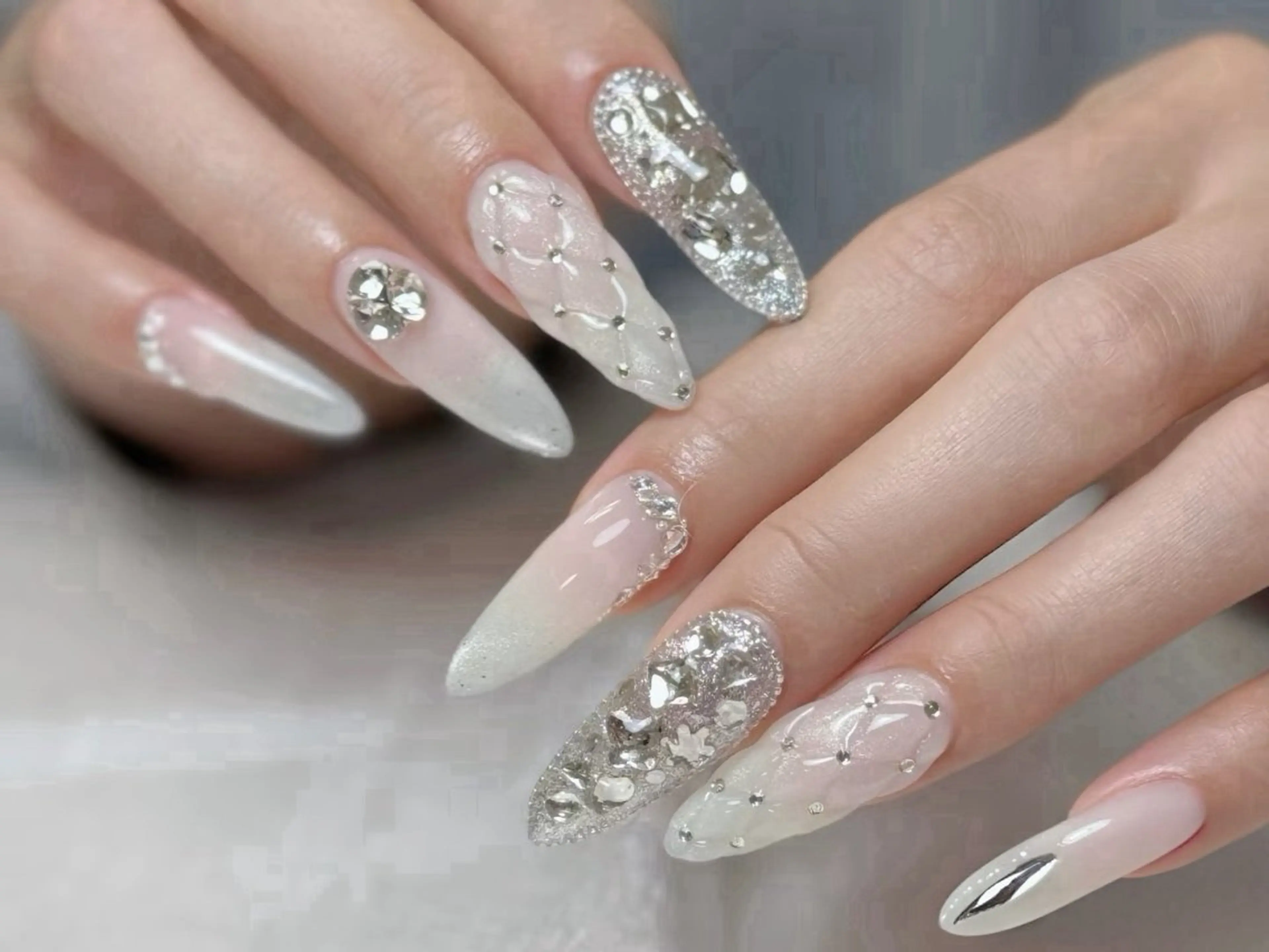 ネイル ETELUNA Nail 銀座店【パラジェル/フィルイン/チップスカルプ/マグネット/ニュアンス】所属・周 テイのネイルデザイン