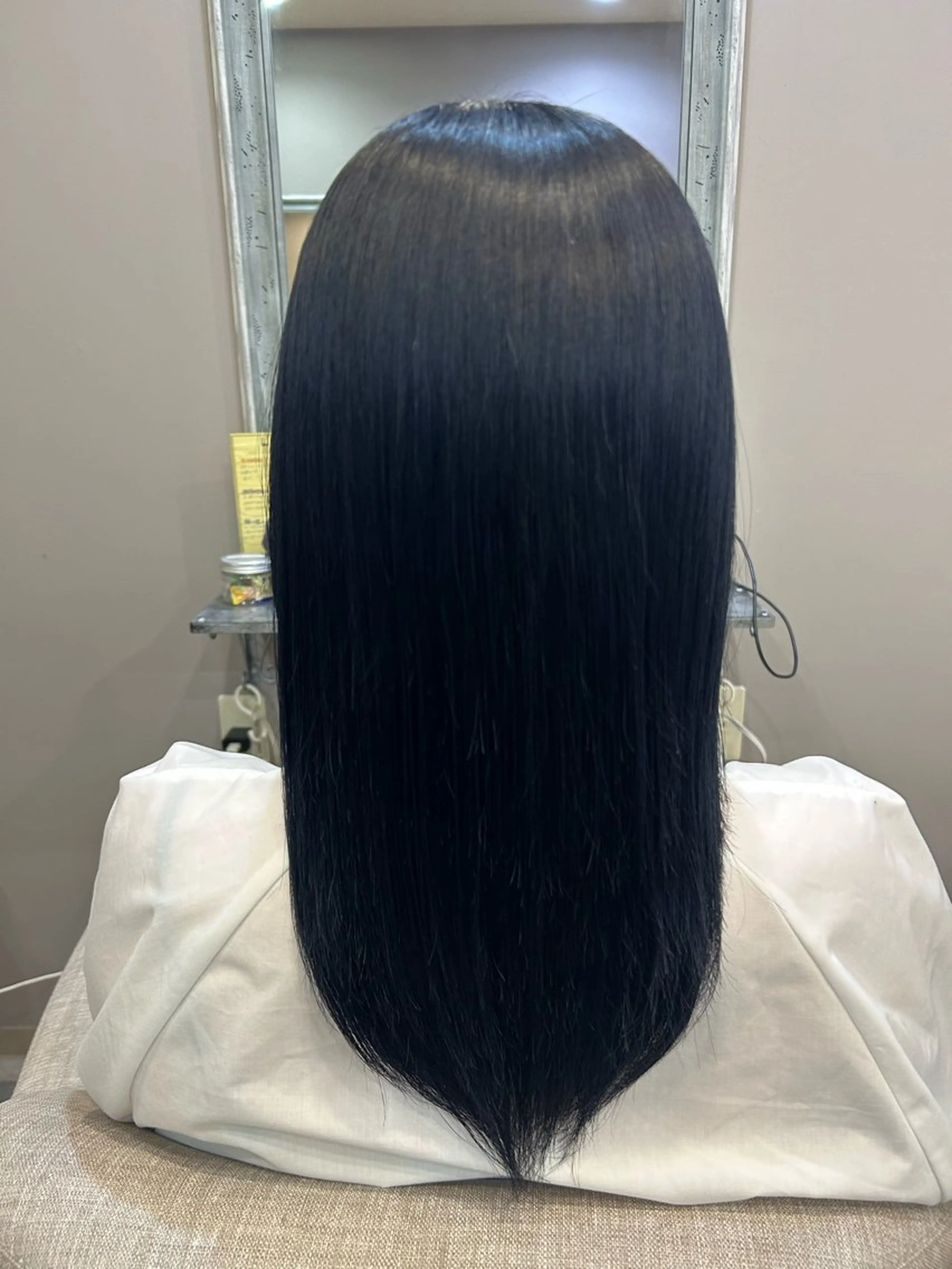 セミロング カラー ブリーチ ブルーカラー ネイビーカラー Fiora【フィオーラ】所属・伊藤 愛理のヘアスタイル