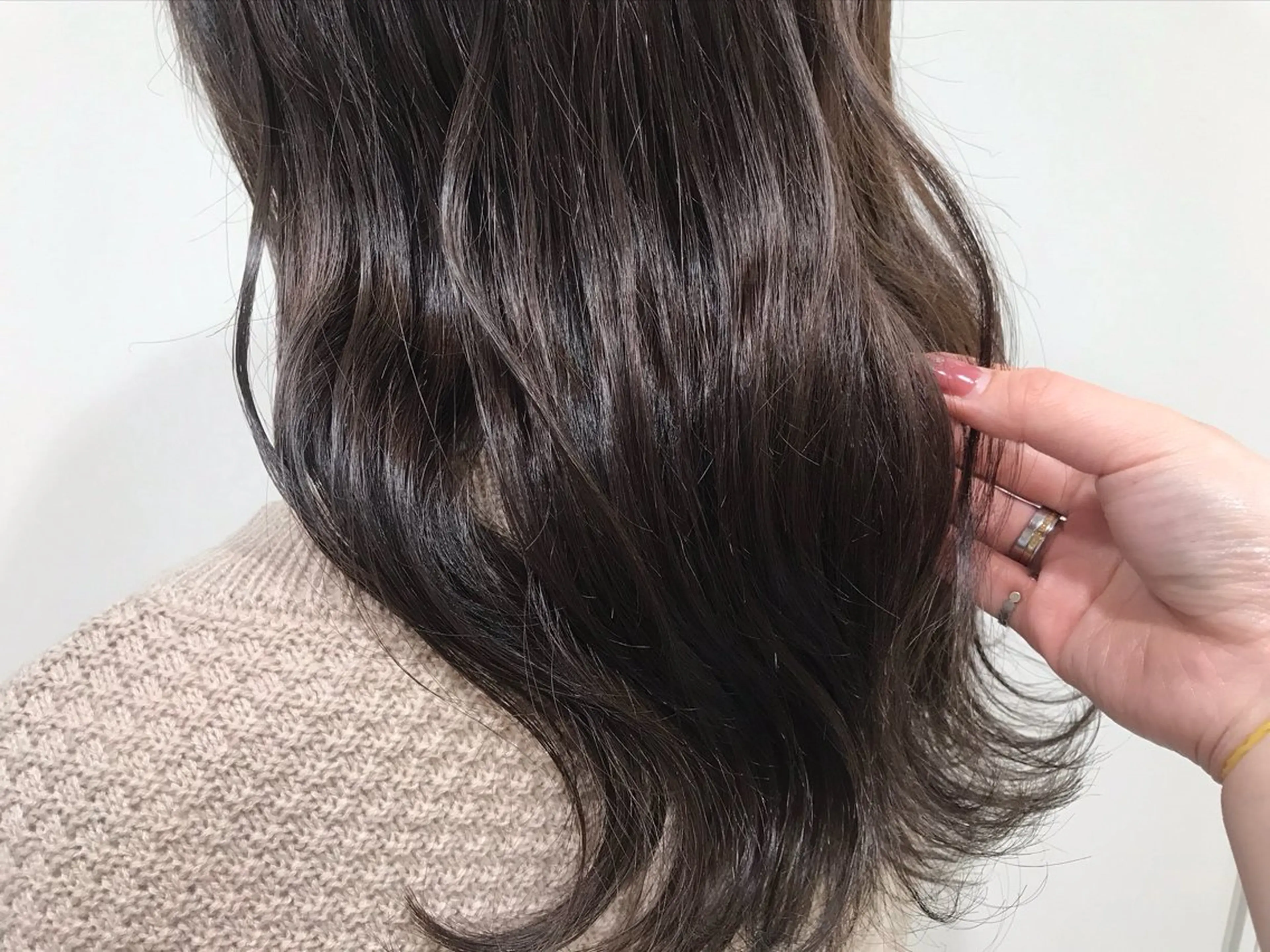 セミロング カラー 片山千晴✨ツヤ髪 ✨顔まわりカット✨のヘアスタイル