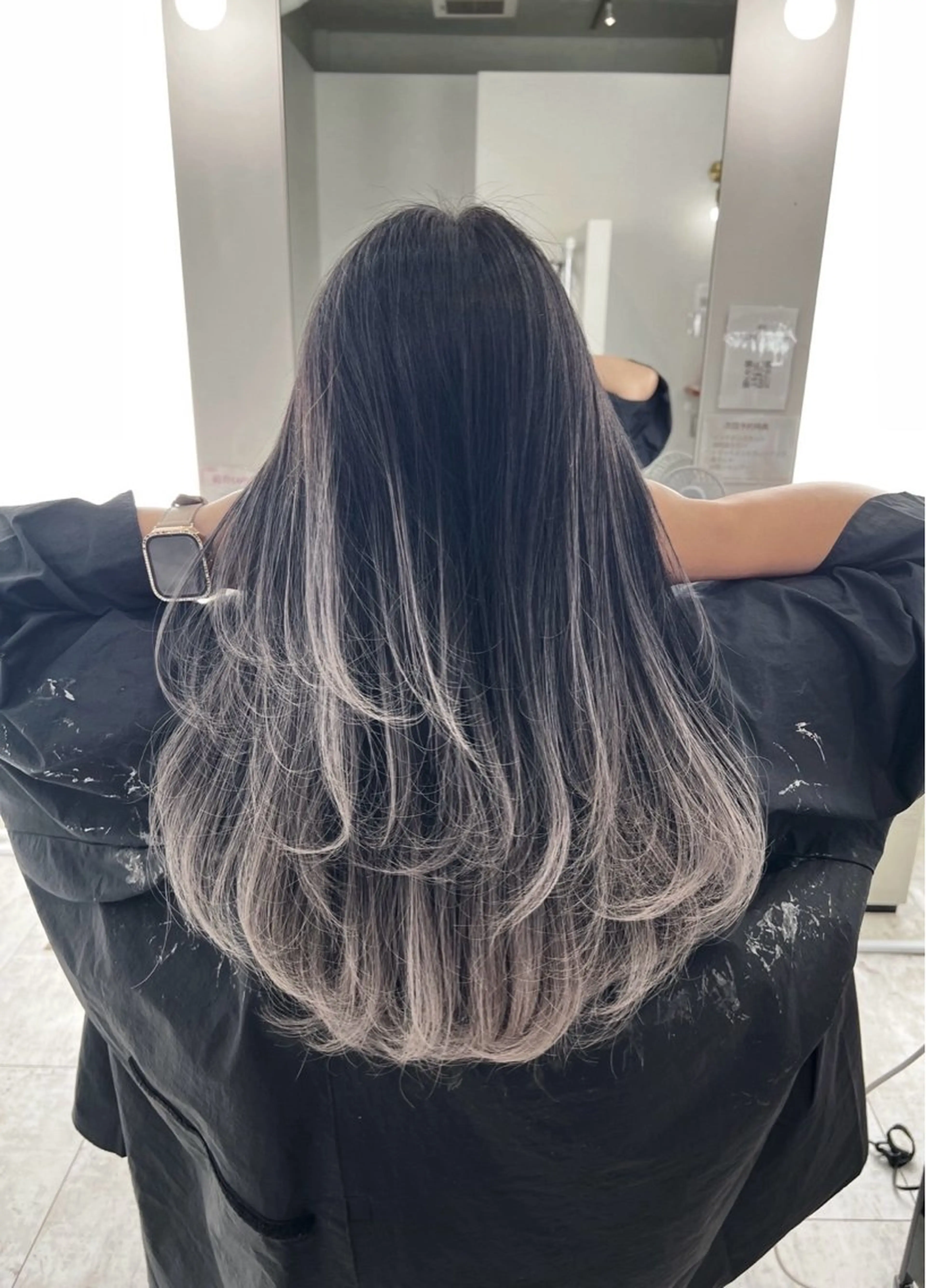 ロング カラー バレイヤージュ シルバー ホワイトシルバー レイヤーカット ヘアカラー トリートメント ROBIN所属・指名数No.1 /NAOYAのヘアスタイル