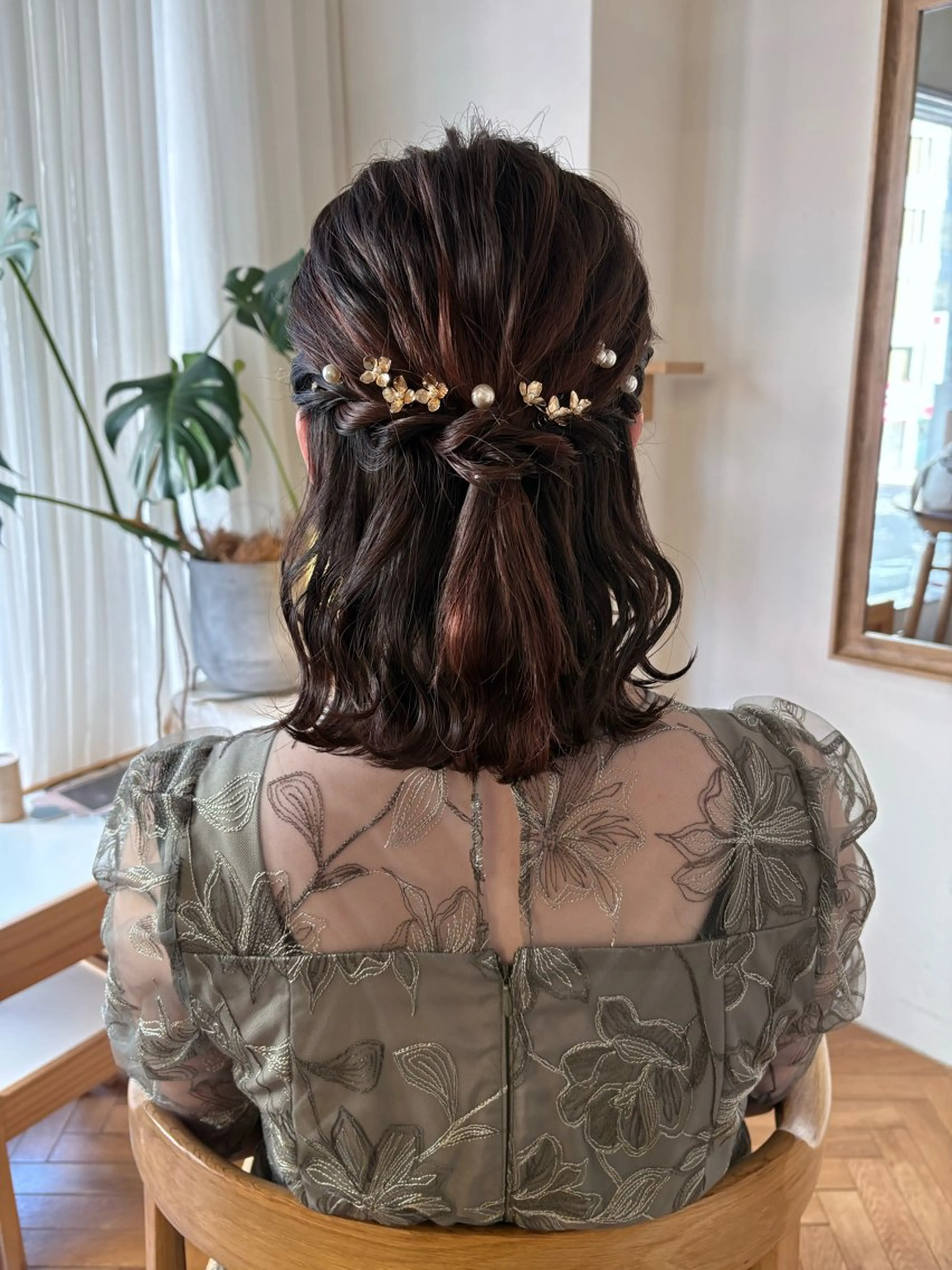 ミディアム ヘアアレンジ ヘアセット karin🌛ボブ／ 透明感たっぷりカラーのヘアスタイル