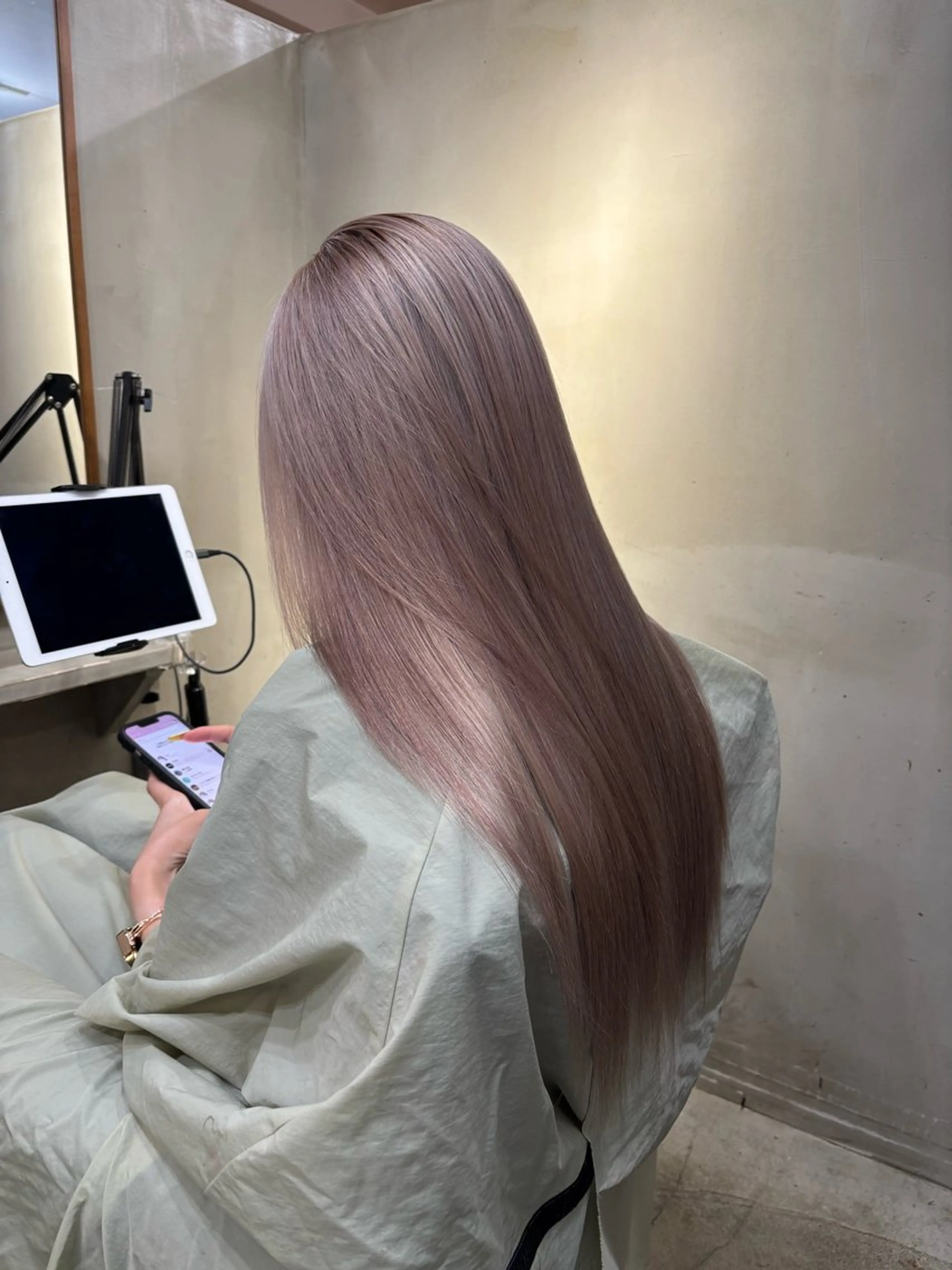 ロング カラー ベージュカラー ブリーチ ホワイトベージュ ヘアカラー VOYAGE所属・中園 康のヘアスタイル