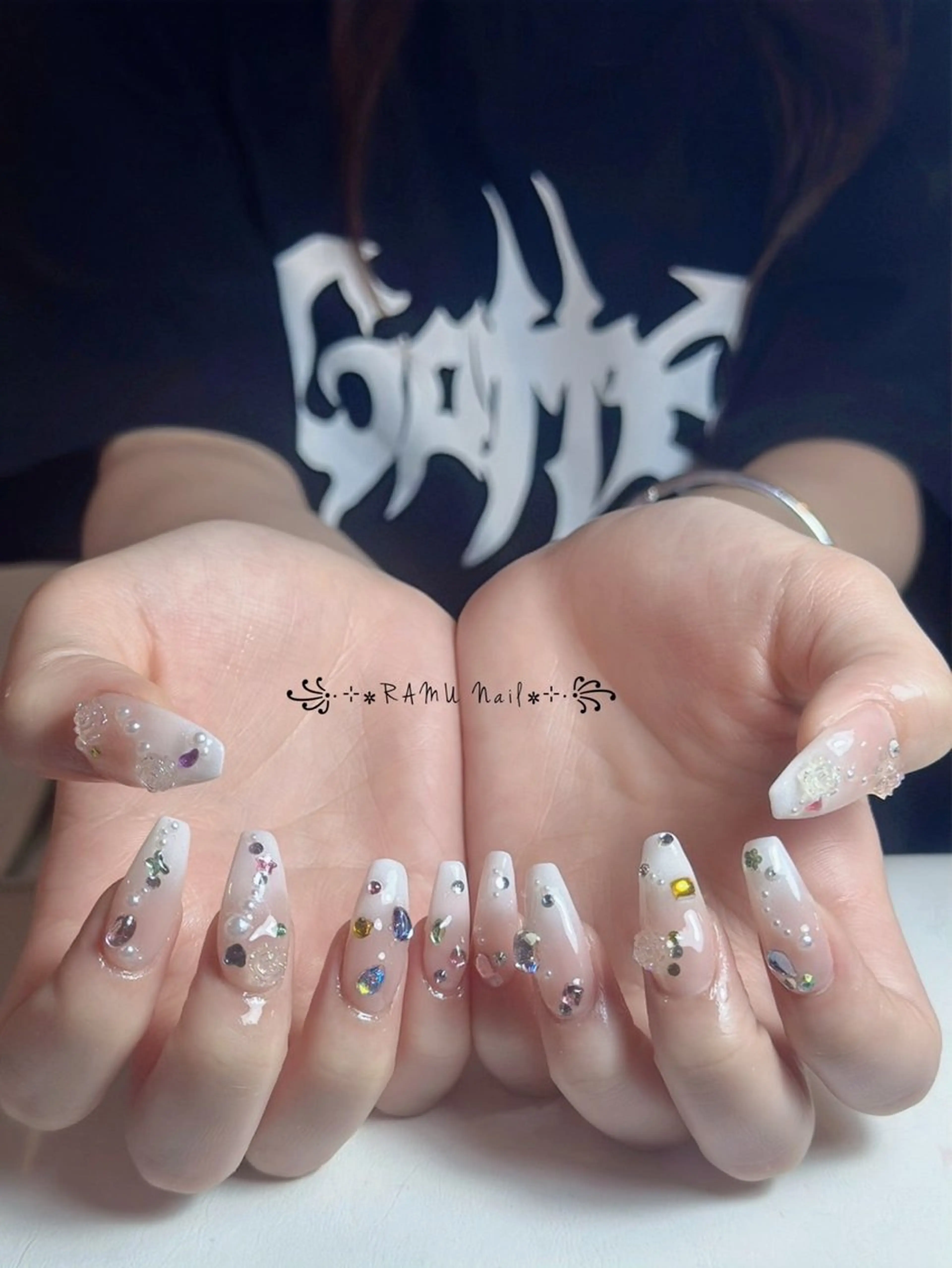 ネイル チークネイル フレンチネイル グラデーション キラキラネイル 韓国ネイル ハンドネイル RAMU_Nail 池袋店のネイルデザイン