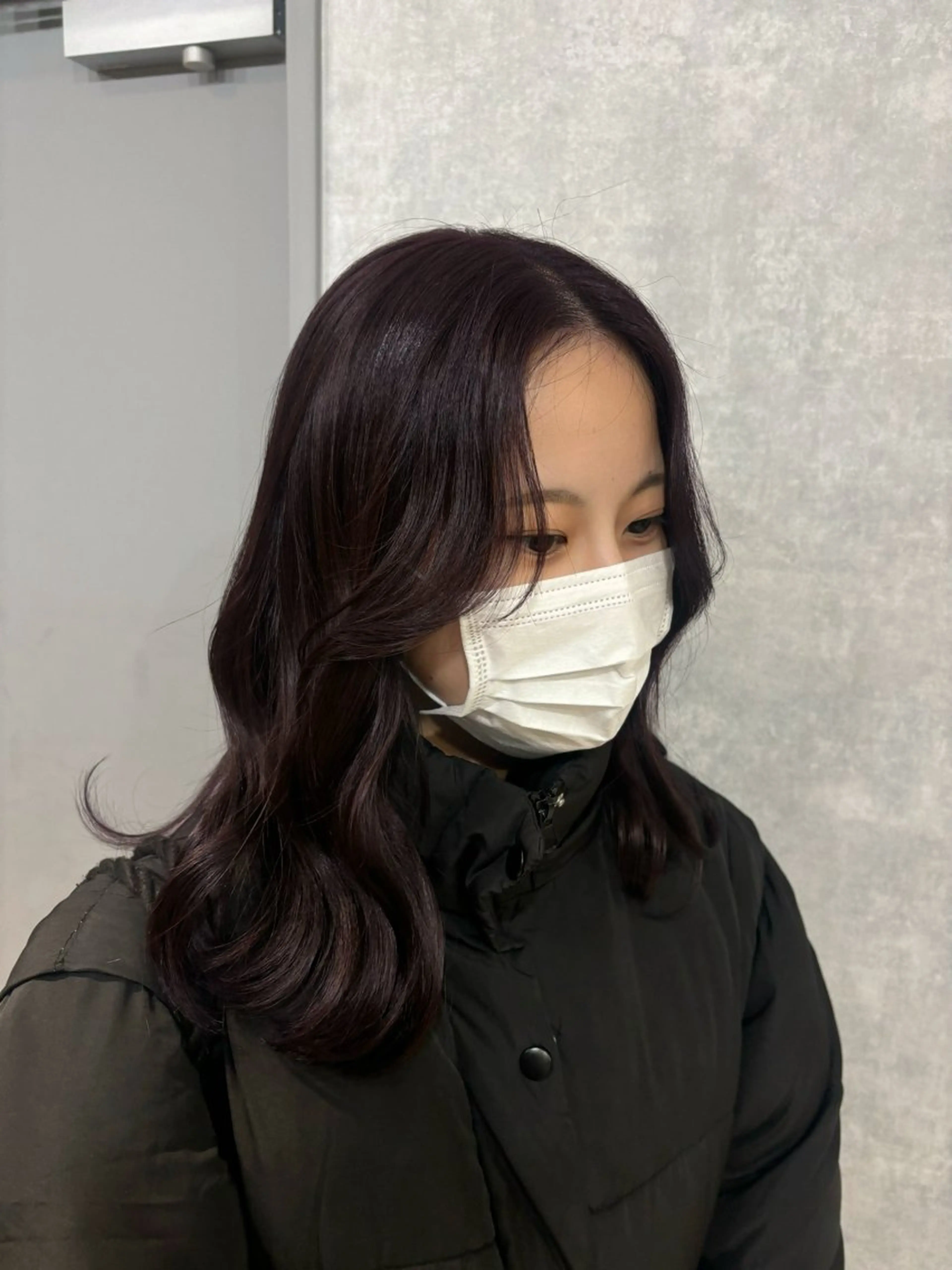 セミロング 🌐NATSUMI 🌐【寒色カラー】のヘアスタイル