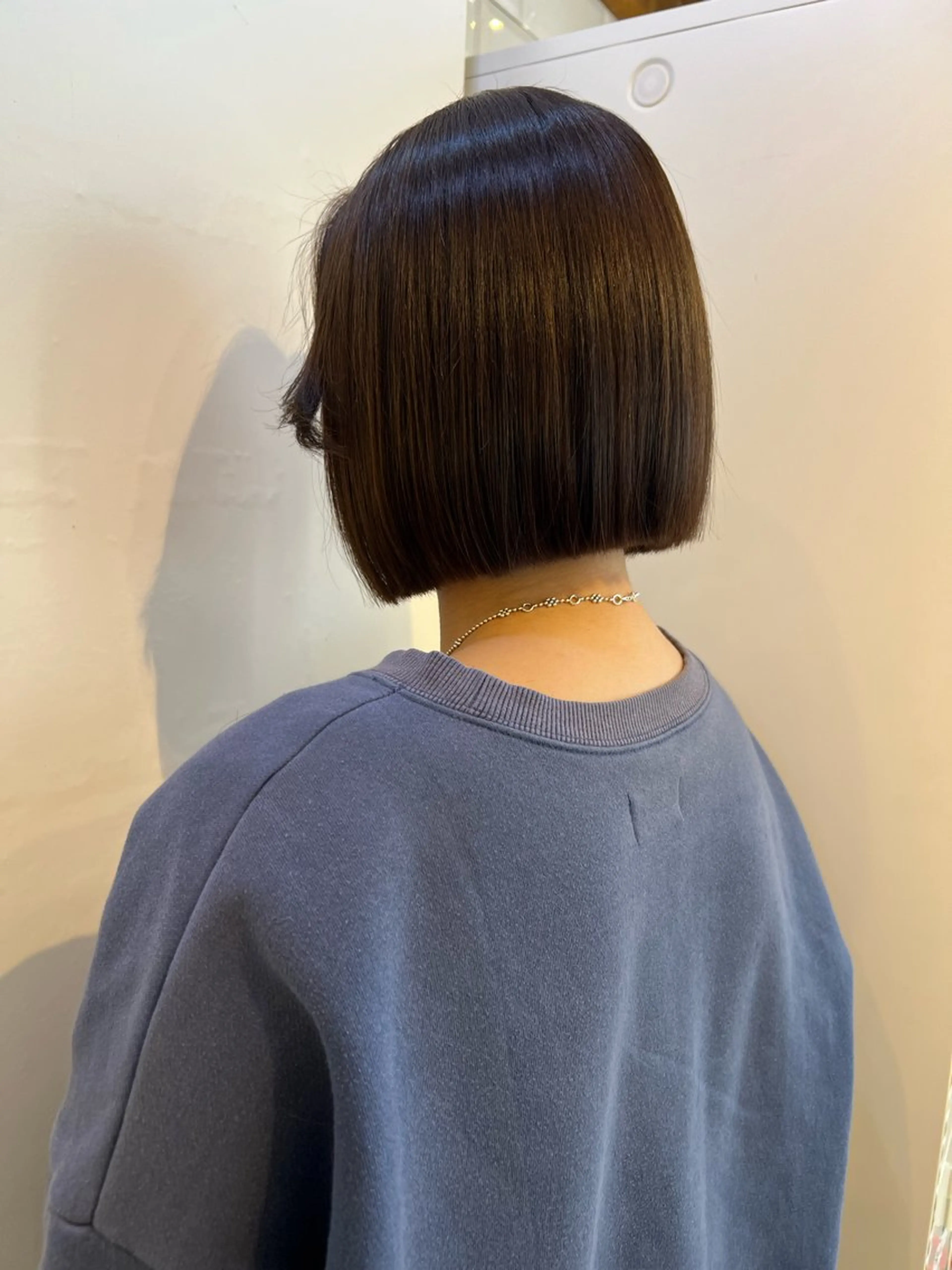 ショート カラー デザインカラー イヤリングカラー ボブ 顔周りカット 髪質改善 カット ヘアカラー トリートメント KANA/ボブ/ インナーカラー/艶髪のヘアスタイル